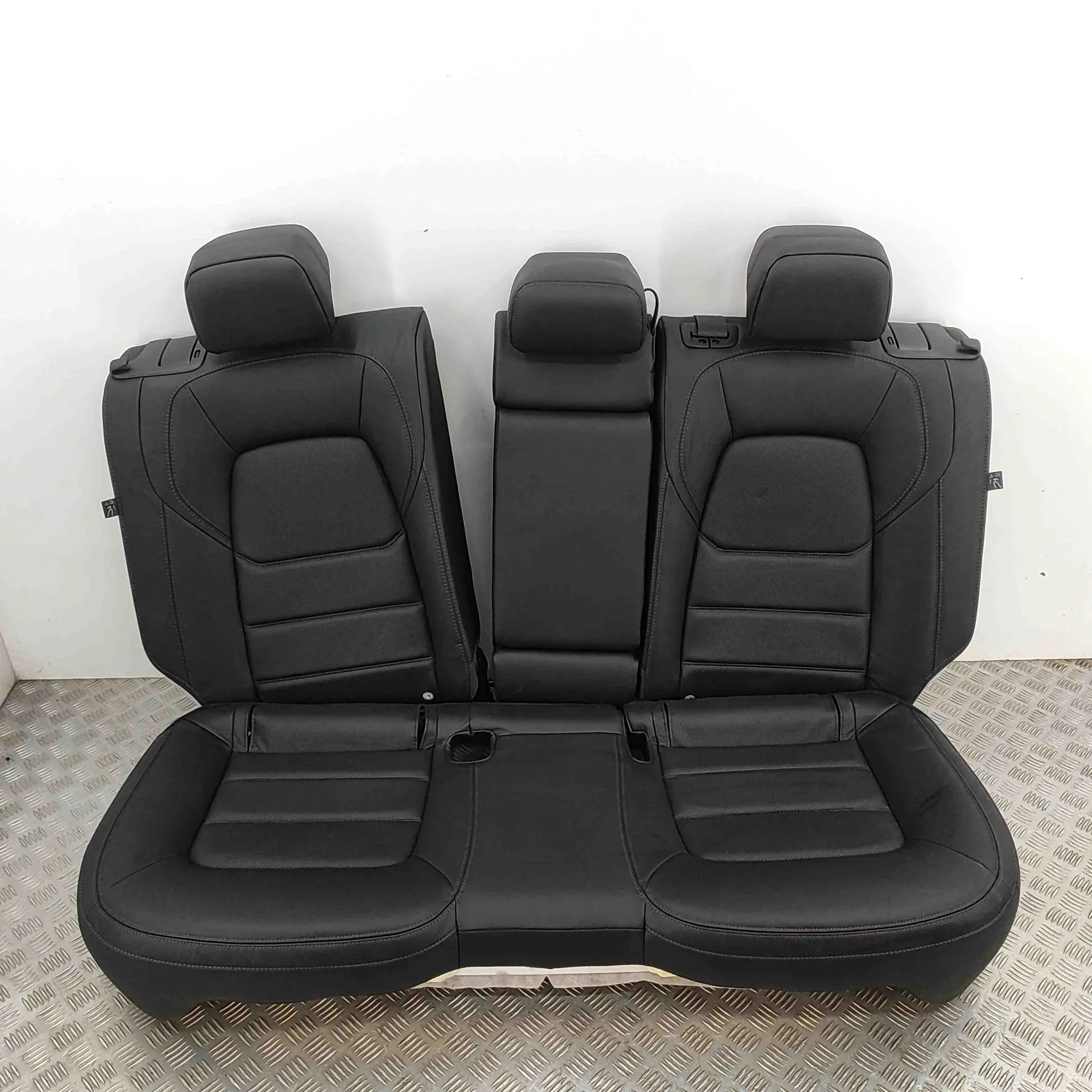 Mazda CX-5 (KF) Заднее сиденье KE0D-57-450E, KD2C-57-270C, KN3N-57-200A, KE0D-...