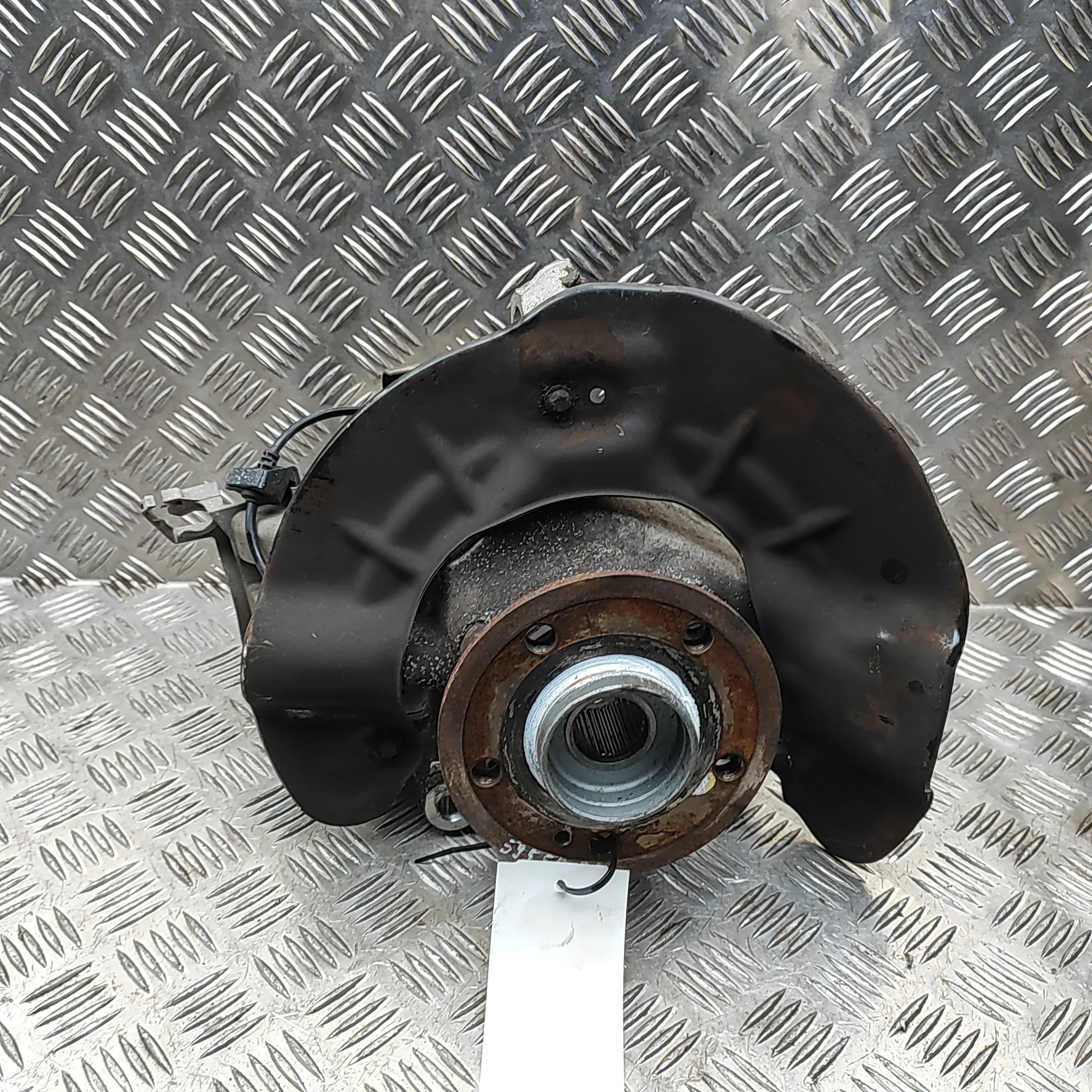 Mercedes-Benz GLB / EQB (X247) Front Left Wheel Hub A2473320100 Front Left Wheel Hub MERCEDES-BENZ ...