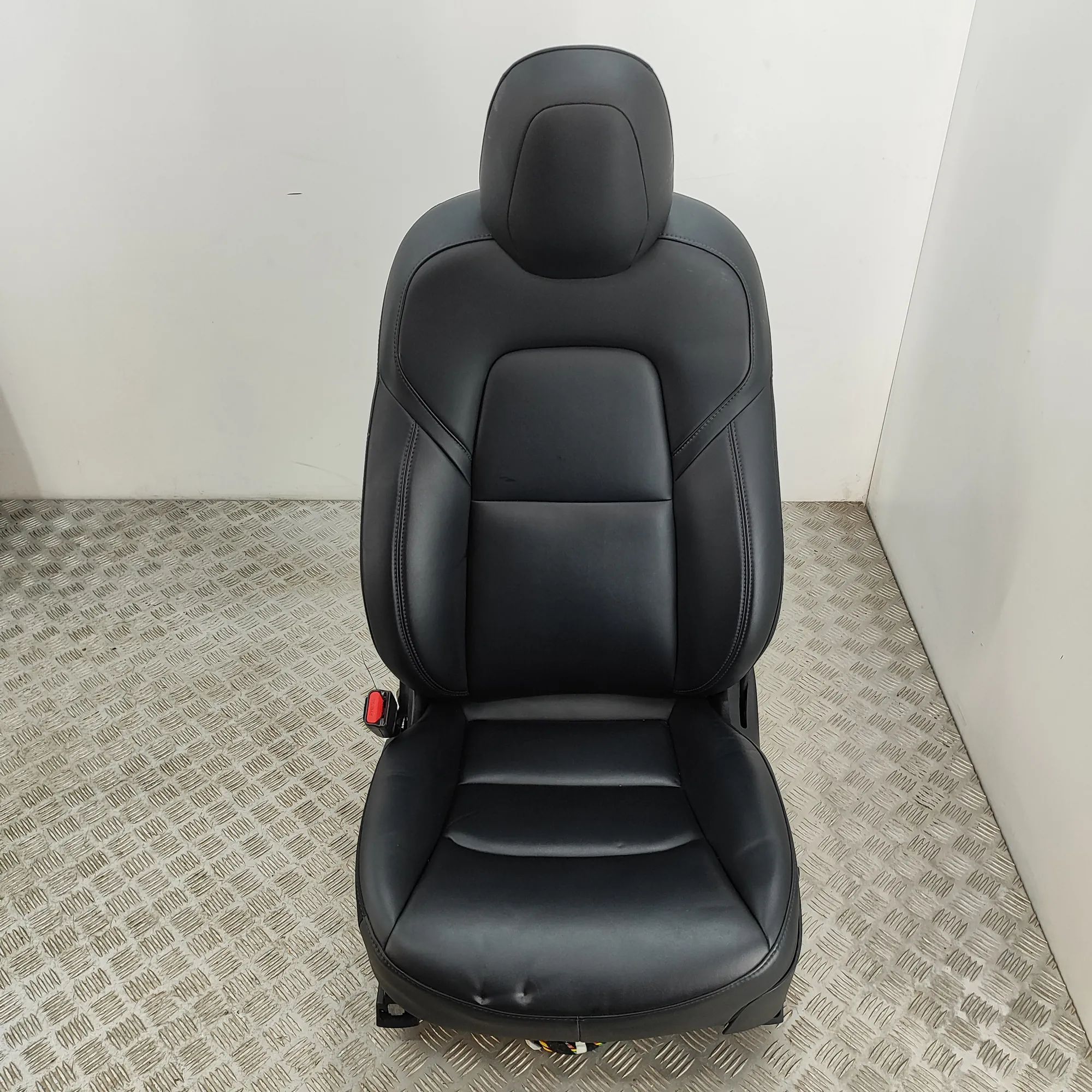 Tesla Model 3 Front Left Seat 1456942-00-C Front Left Seat TESLA MODEL 3 (201...
