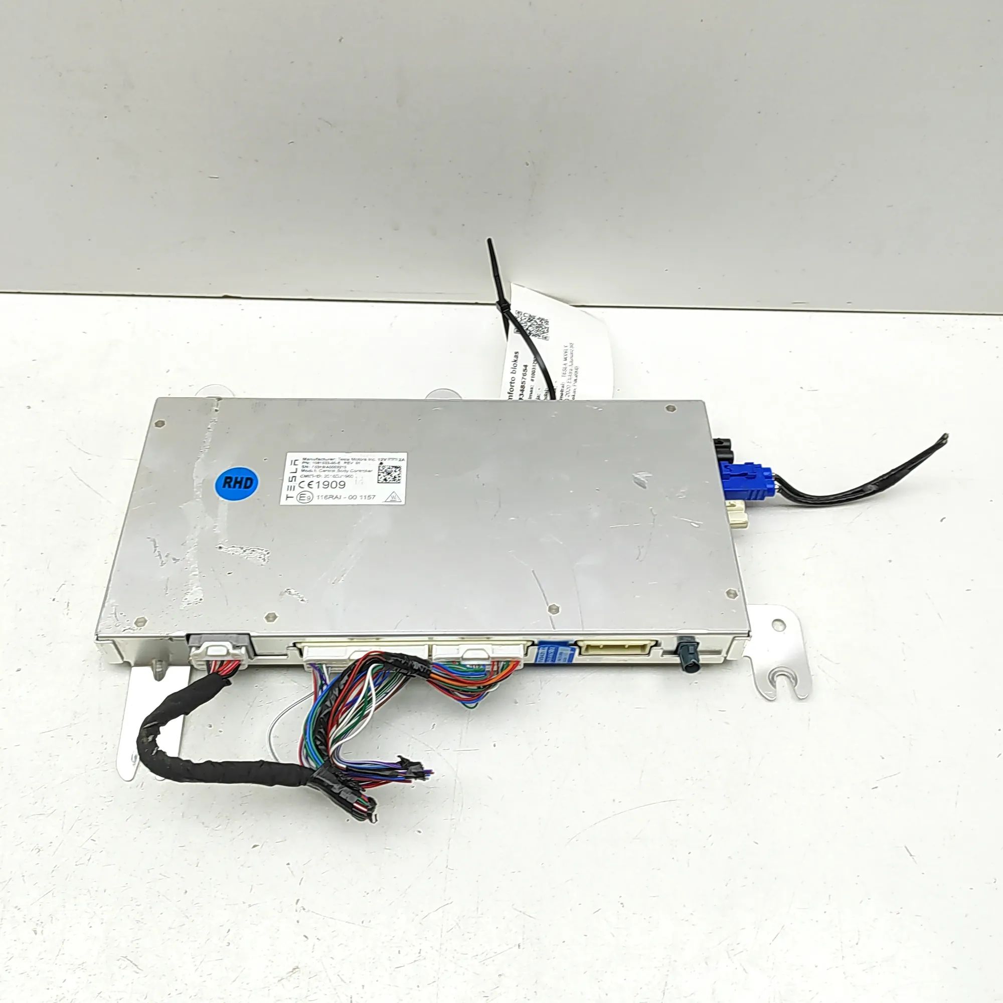 Tesla Model X Comfort Control Unit 1081023-00-E Comfort Control Unit TESLA MODEL X...