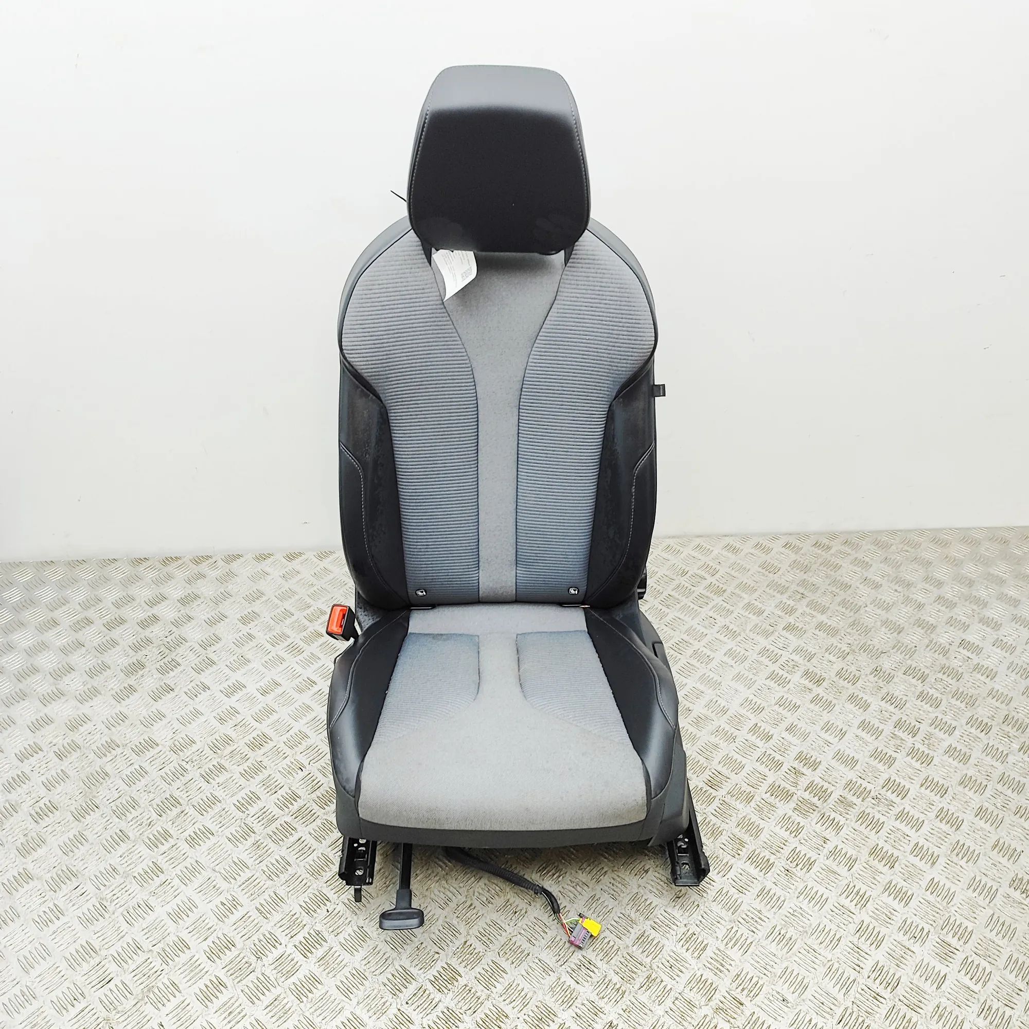 Skoda Enyaq Front Left Seat 5WA881105D Front Left Seat SKODA ENYAQ (iV SUV ...