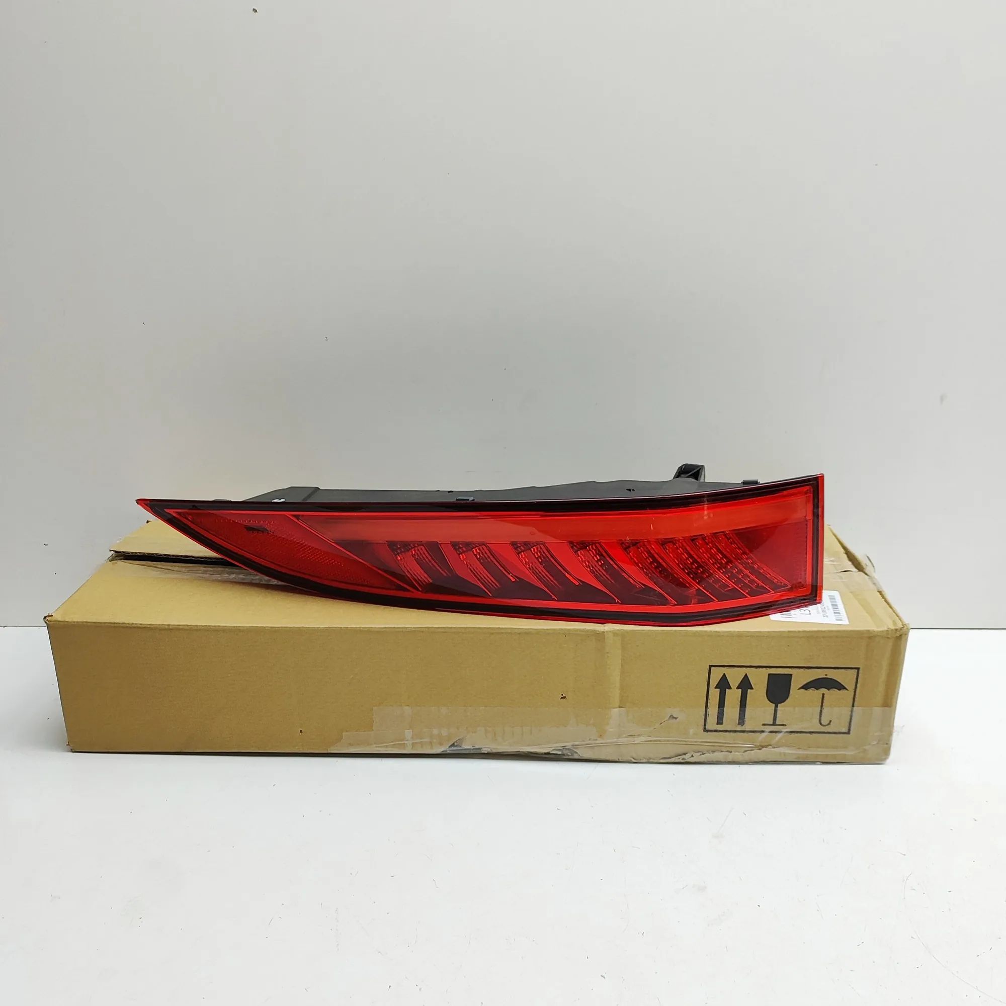 Jaguar F-Pace Rear Right Tail Light HK83-13404-AH Rear Right Tail Light JAGUAR F-PA...