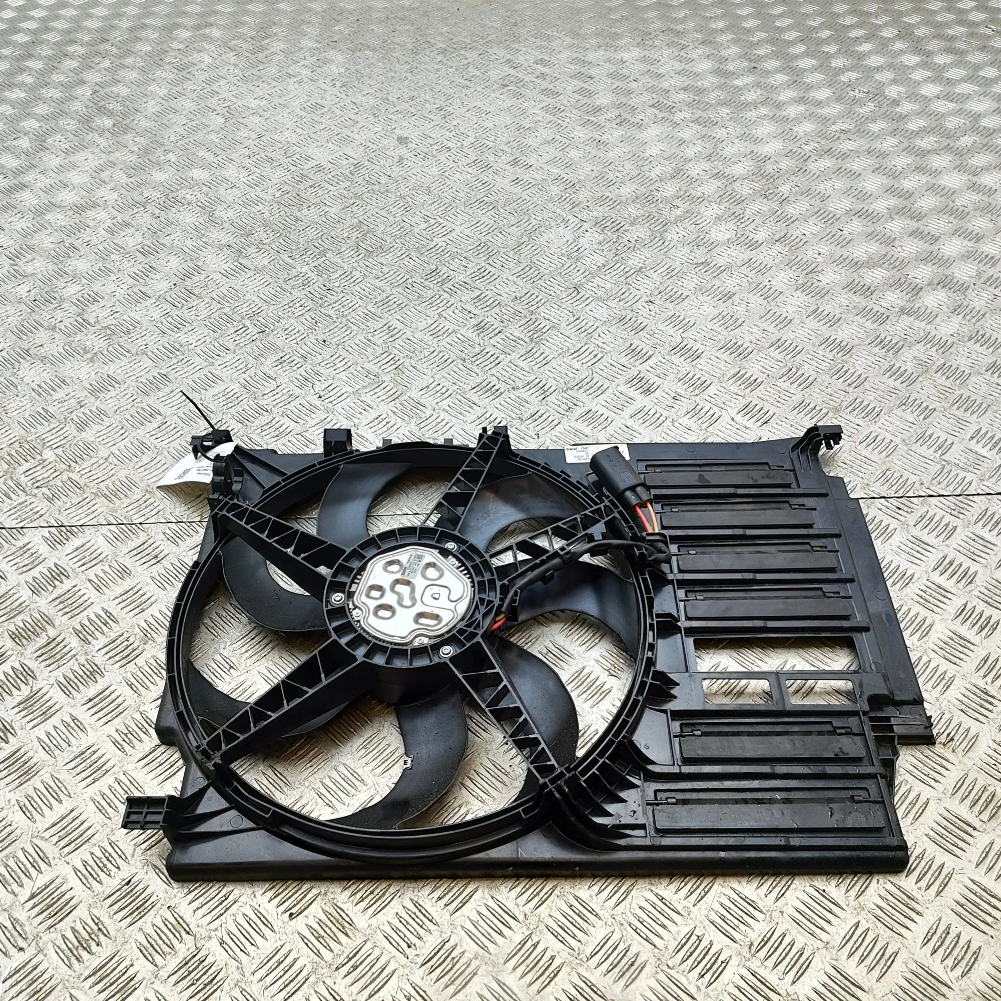 BMW 2 (F44) Engine Cooling Fan Shroud 7636070, 8645861, 9897336 Engine Cooling Fan Sh...