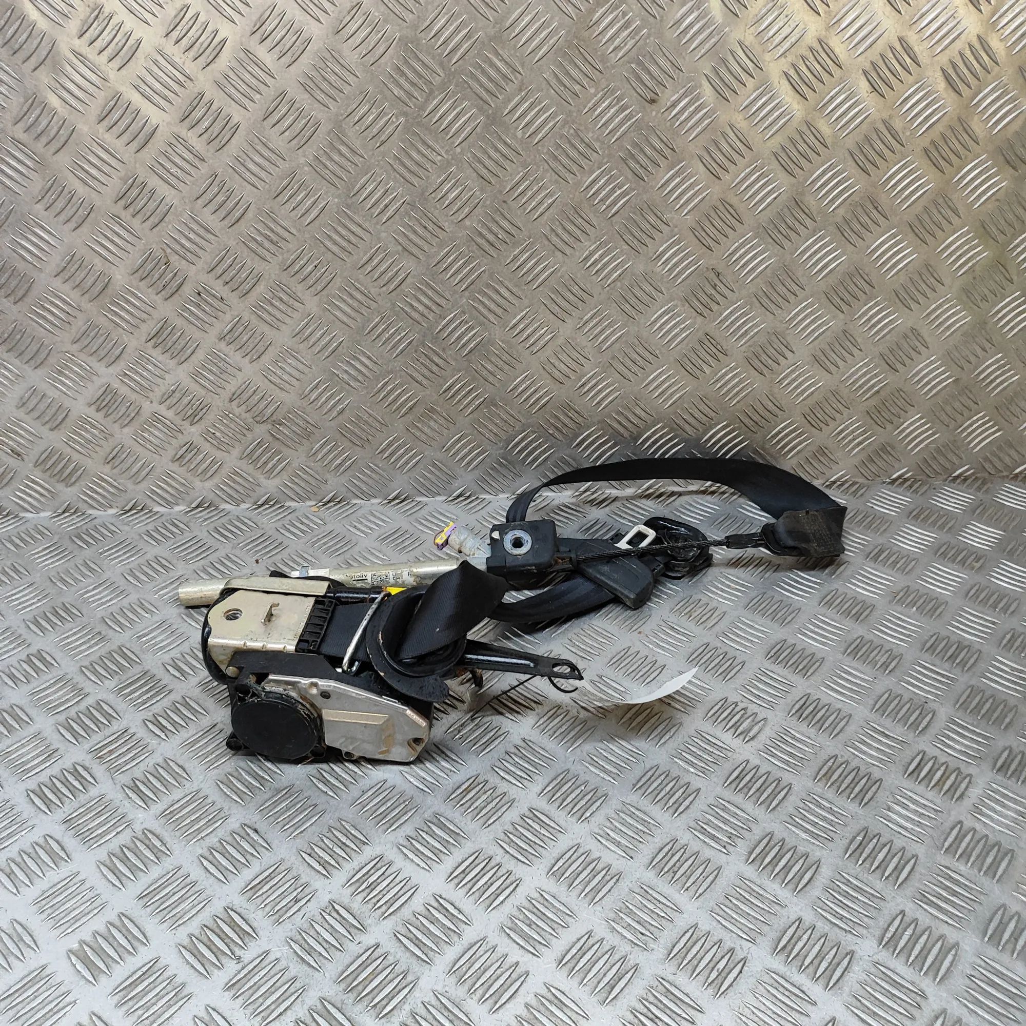 Audi A5 (B10) Front Right Seatbelt 8B3857706A Front Right Seatbelt AUDI A5 (Avant)...