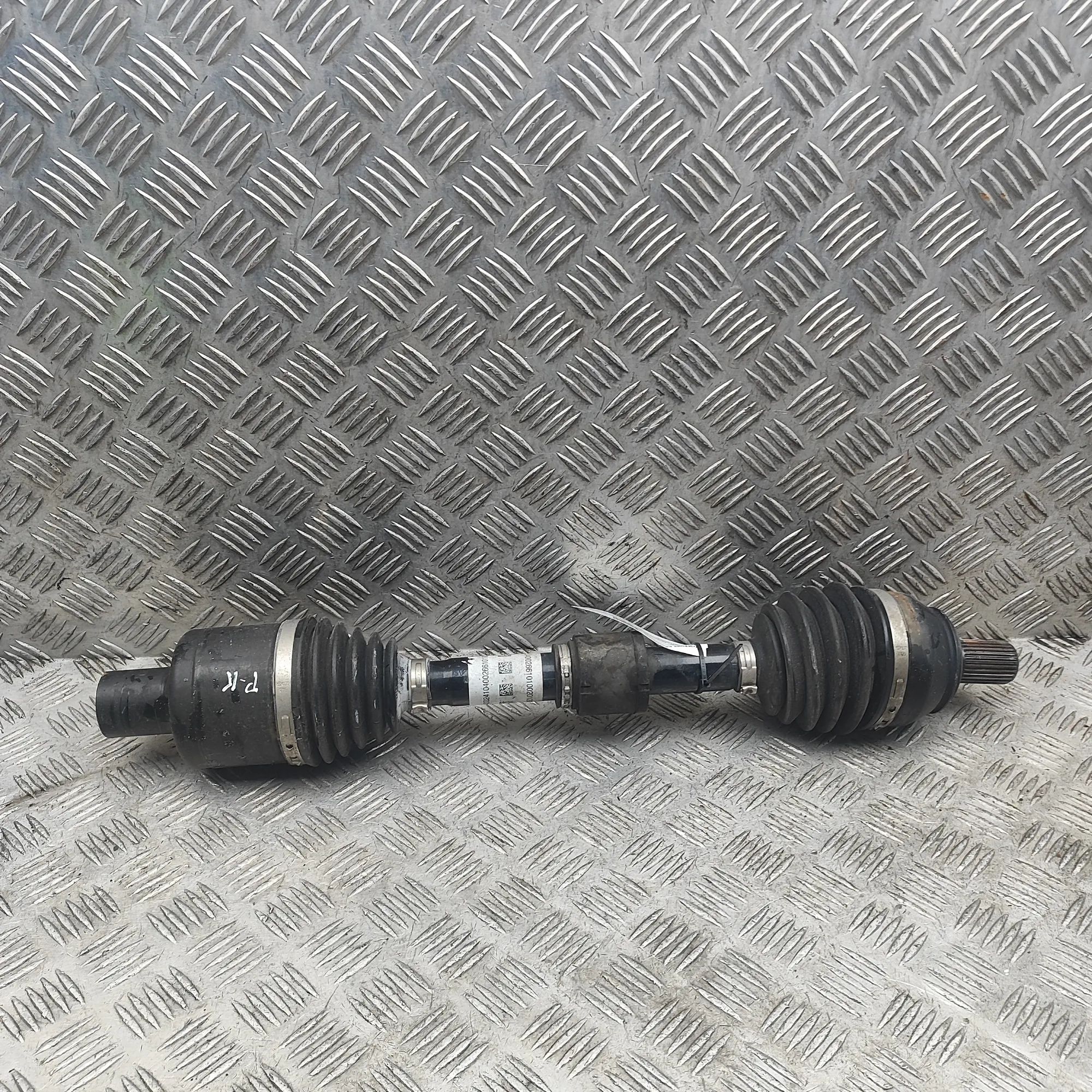 Mercedes-Benz GLA / EQA (H247) Front Left Driveshaft A2433301400 Front Left Driveshaft MERCEDES-BENZ...