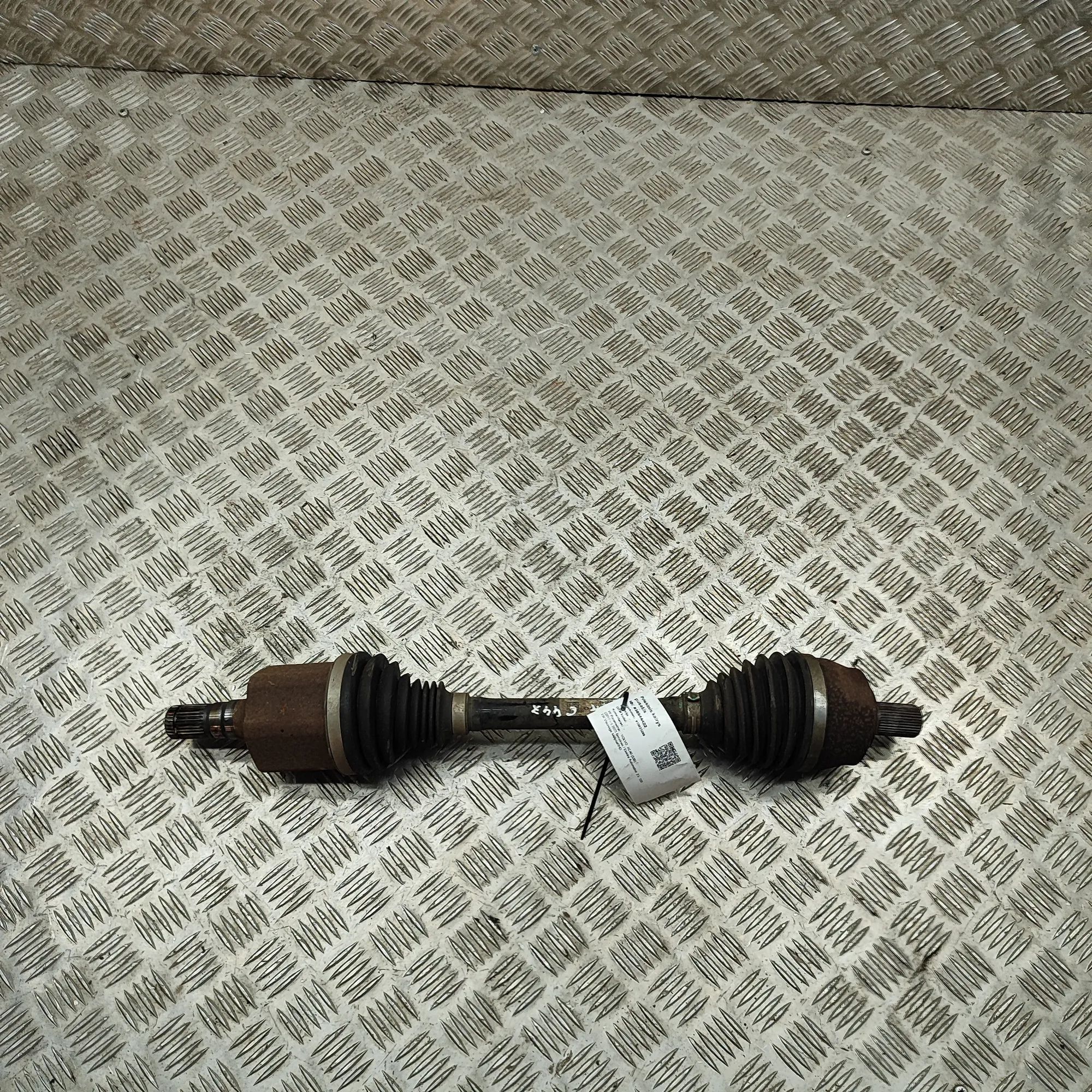 Volvo XC40 / EX40 Front Left Driveshaft 32339046, P32339046 Front Left Driveshaft VOLVO...