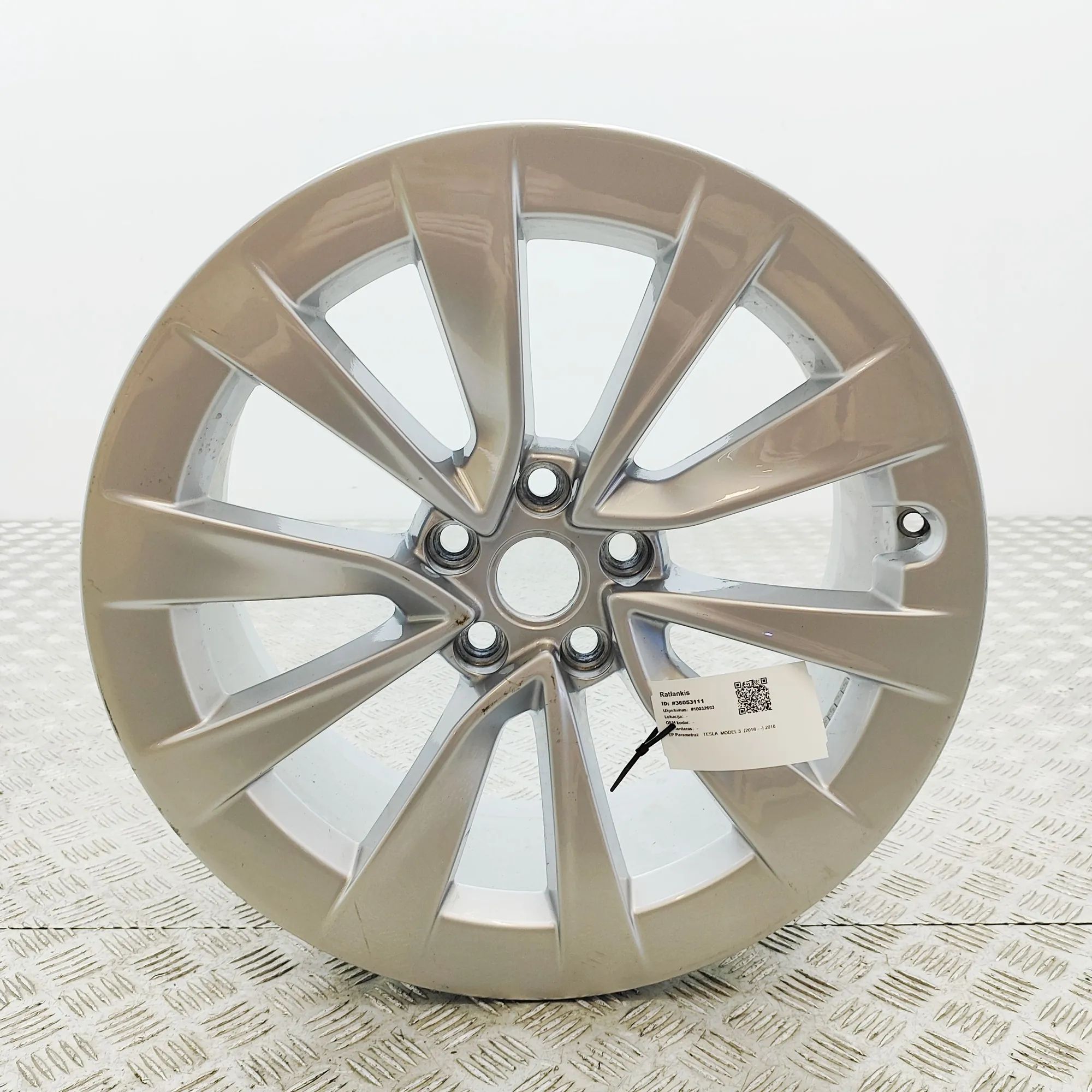 Tesla Model 3 Alloy Wheel 1044264-00-A Alloy Wheel TESLA MODEL 3 (2018-.....