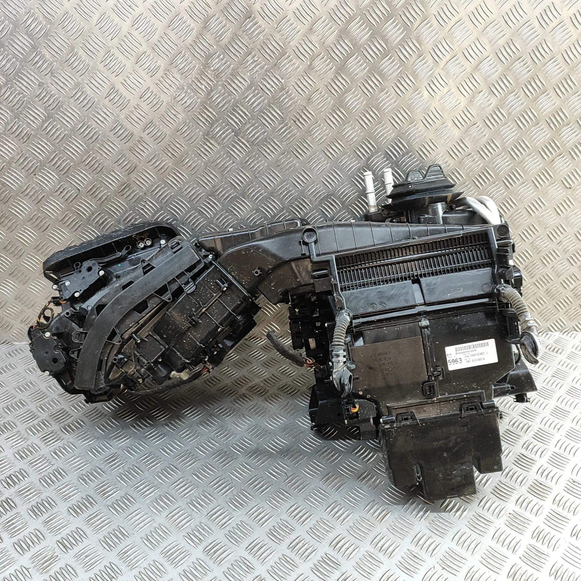 Audi A5 (B10) Interior Heater 8B1820021, 8B3819513, 8B1820005E Interior Heate...
