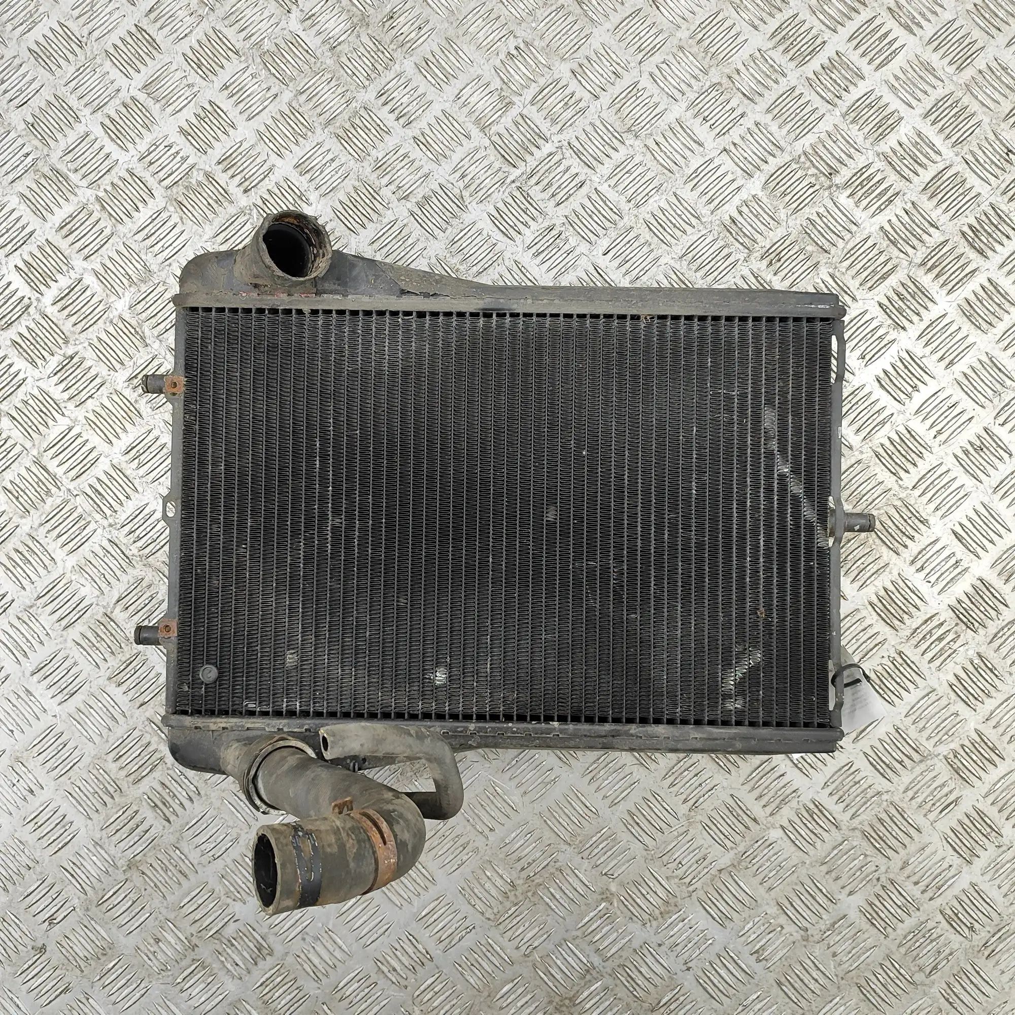 Porsche 911 (996) Cooling Radiator 996.106.132.72, 99610613272 Cooling Radiator PO...