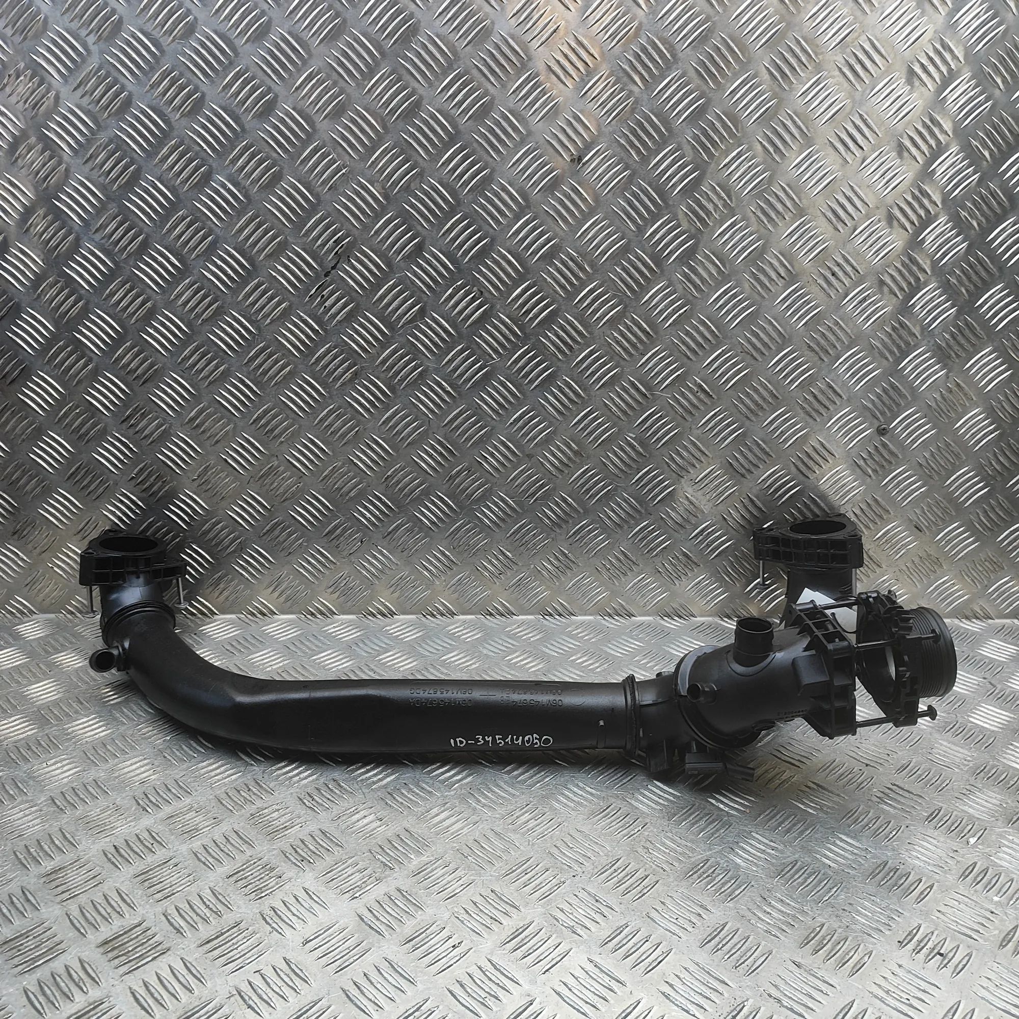 Porsche Macan Intercooler Hose Pipe 05E906051AC, 06M145674EB, 06M145674EA, 02612320...