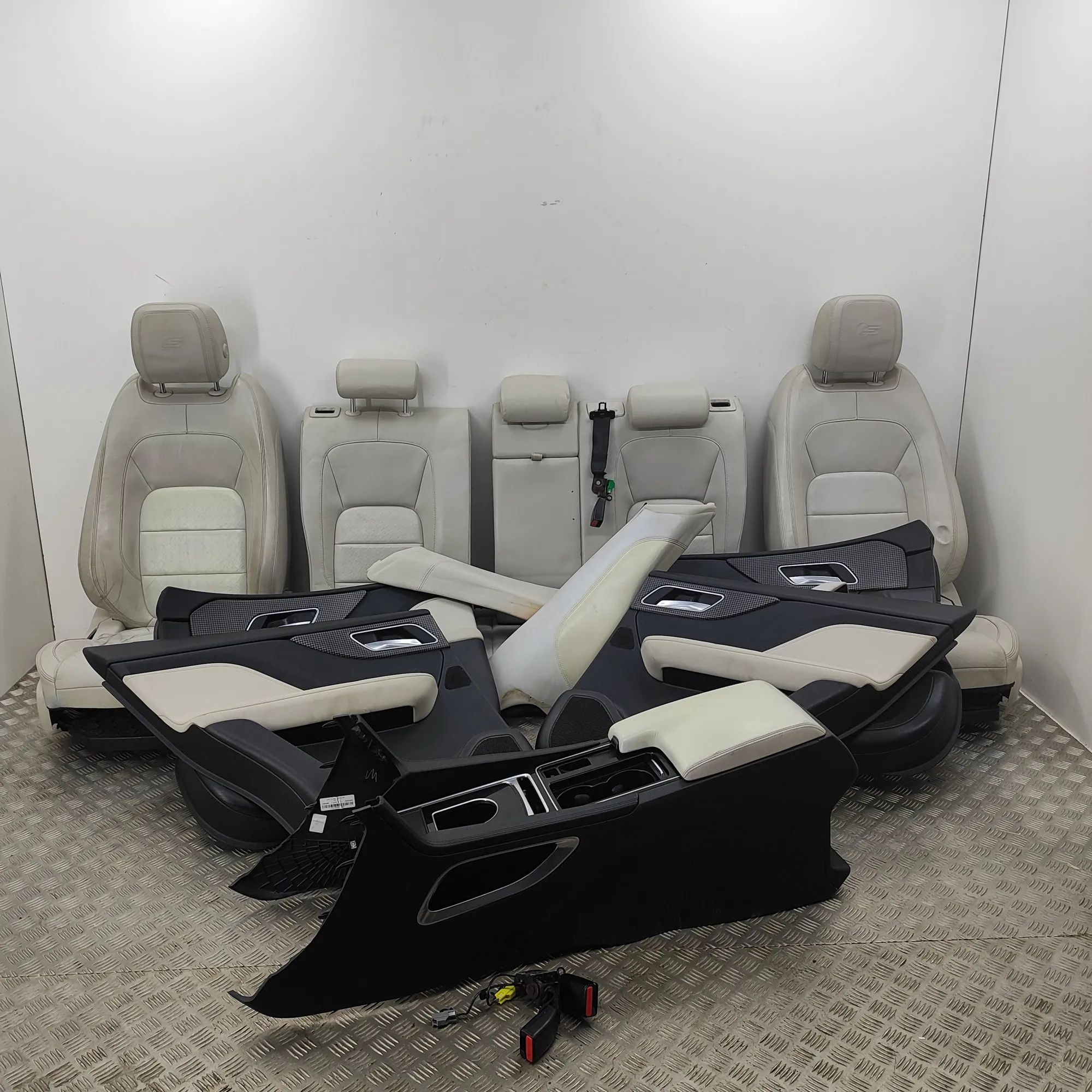 Jaguar F-Pace Interior Seats W/ Door Cards Kit HK83-20162-ABW, GX63-60084-BA, L0452154, L04521...