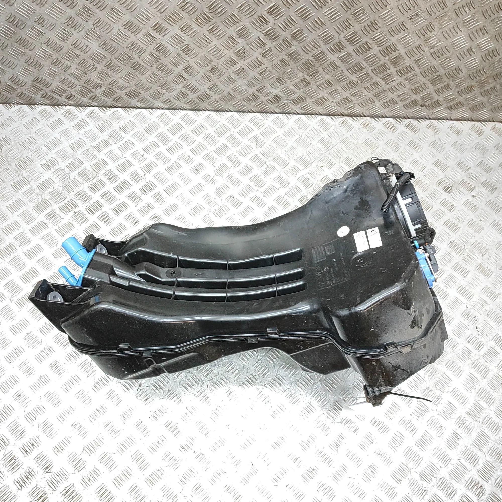 Volkswagen Touareg Adblue tank 4M0131969S, 4M0131878CN AdBlue Tank VW TOUAREG ...