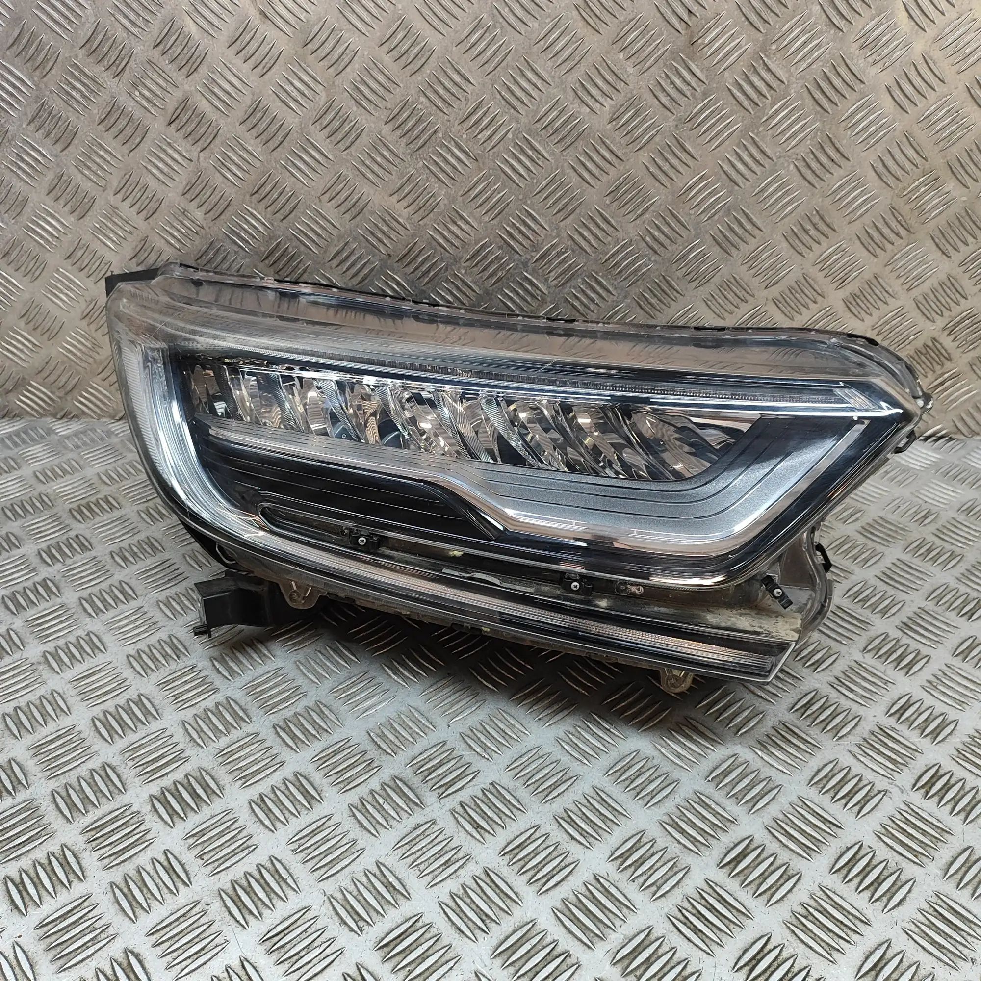 Honda CR-V Front Right Headlight 33100-TLA-T11 Front Right Headlight HONDA CR-V ...