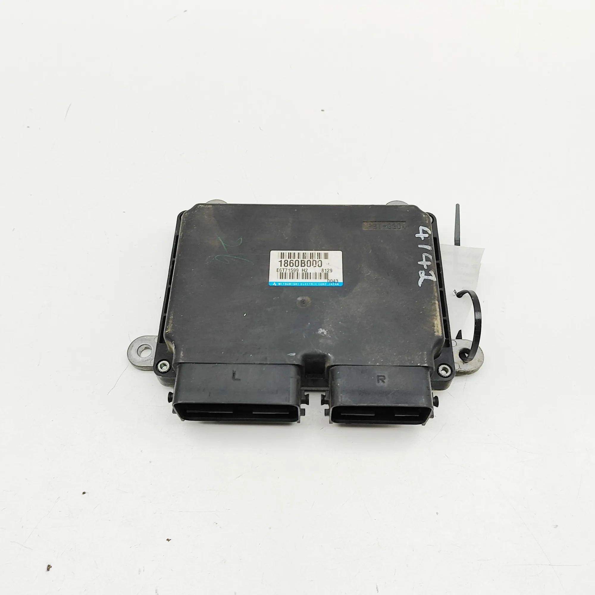 Mitsubishi Lancer Engine Control Unit 1860B000 Engine Control Unit MITSUBISHI LANCER ...