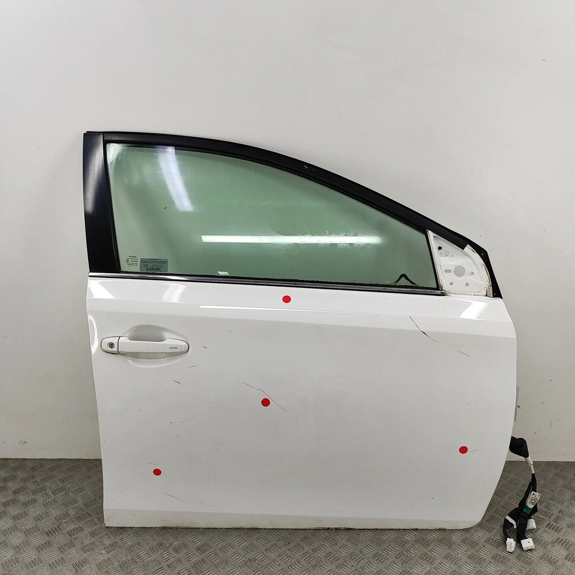 Toyota Auris Front Right Door 67001-12A90 Front Right Door TOYOTA AURIS (_E18...
