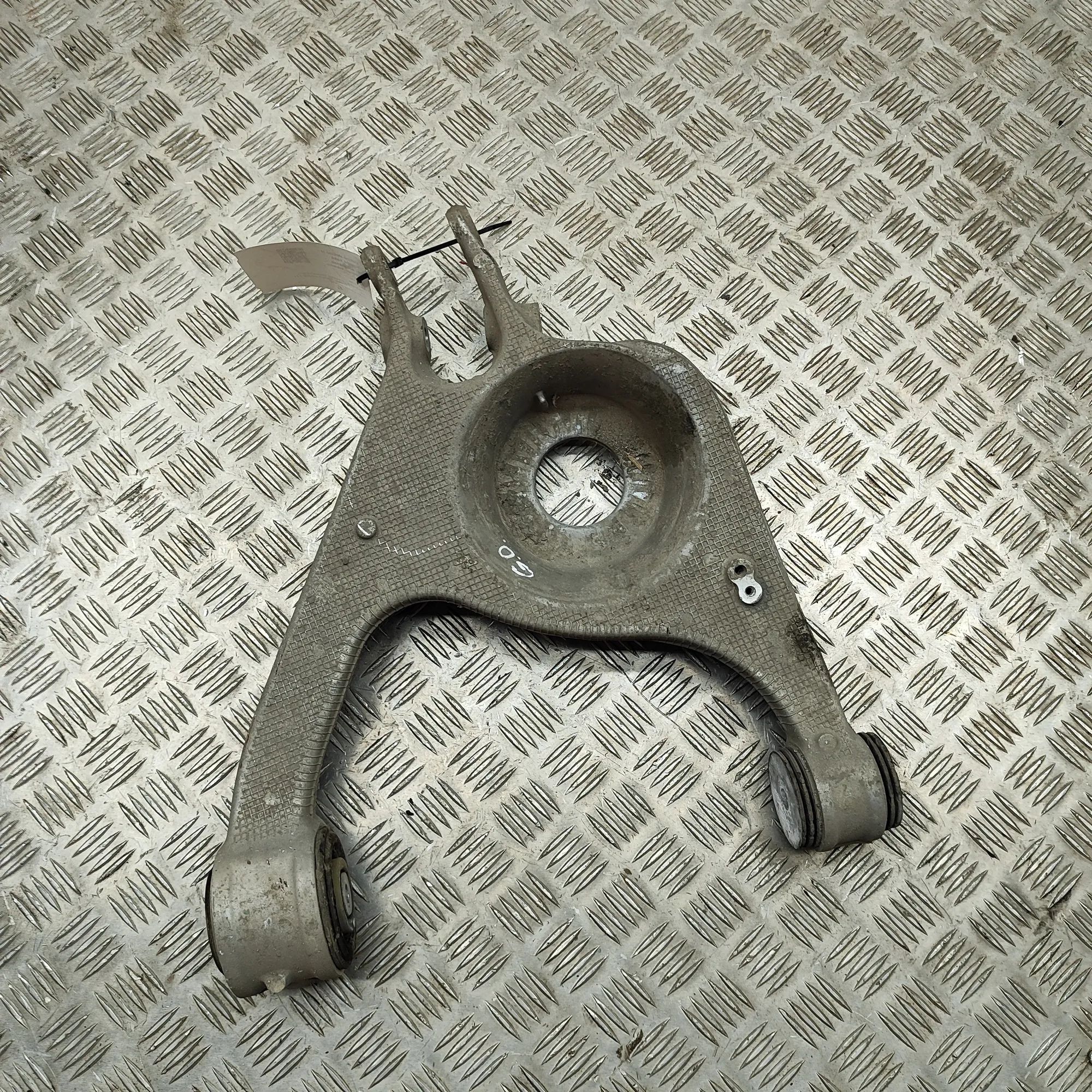 Porsche Panamera Rear Right Lower Control Arm 971505376, 971505376D Rear Right Lower Control ...