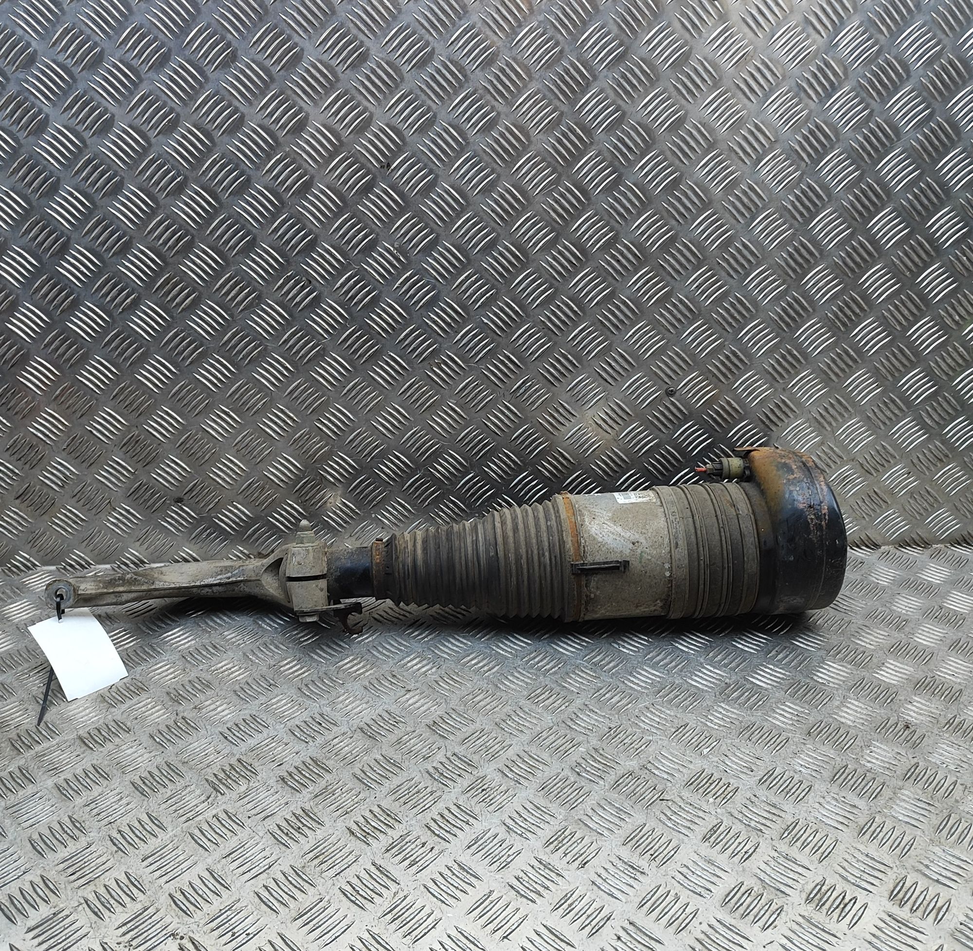 Audi Q8 Front Left Air Shock Absorber 4M0616039AR Front Left Air Shock Absorber AUDI ...