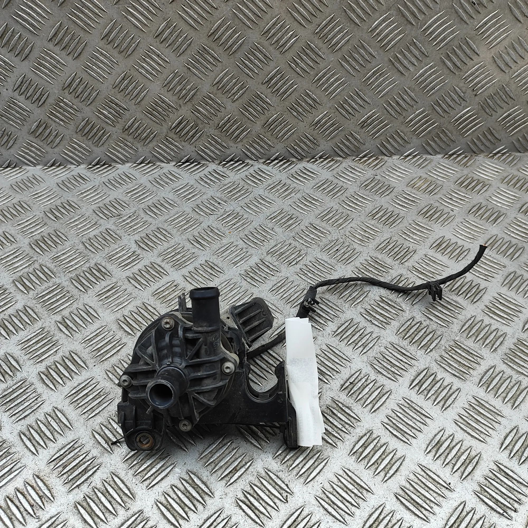 Audi A6 (C8) Auxiliary Water Pump 4K0965567, 4K0145879AJ, 4K0145879, 4K0965567C A...