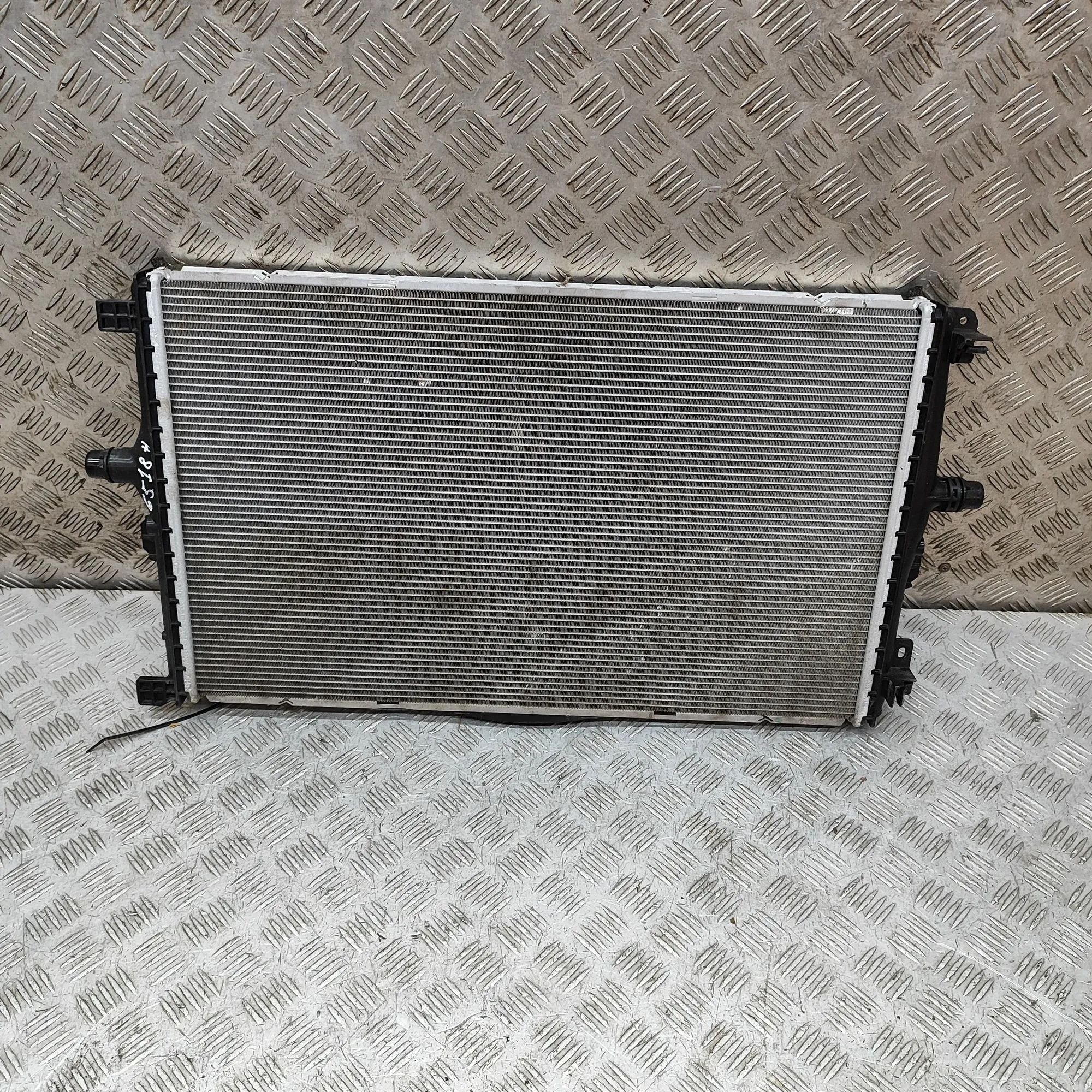 Tesla Model Y Cooling Radiator 1494175-00-A Cooling Radiator TESLA MODEL Y (20...