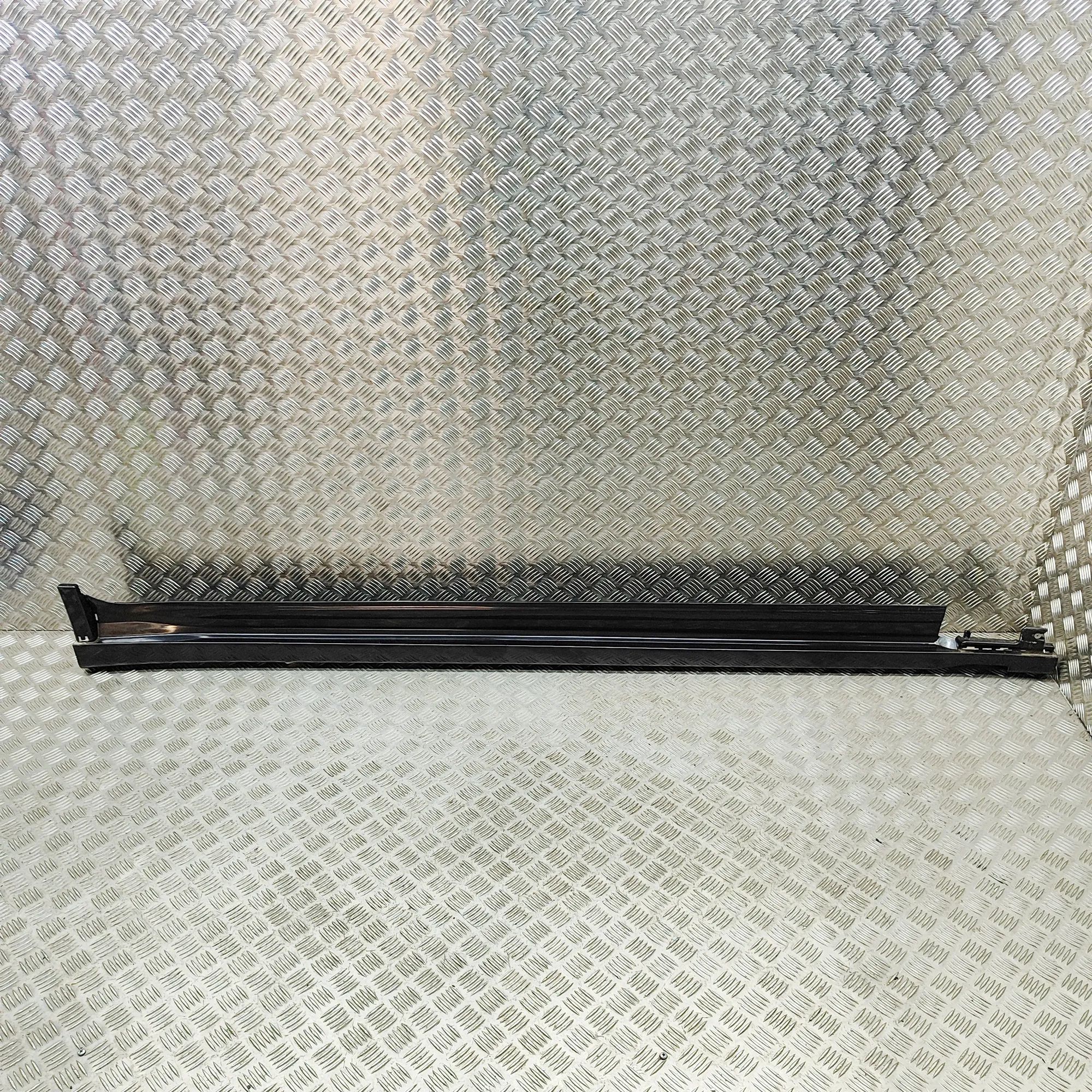 BMW X4 (G02) Right Side Plastic Sideskirt Cover 8091996 Right Side Plastic Sideskirt Cover BMW ...
