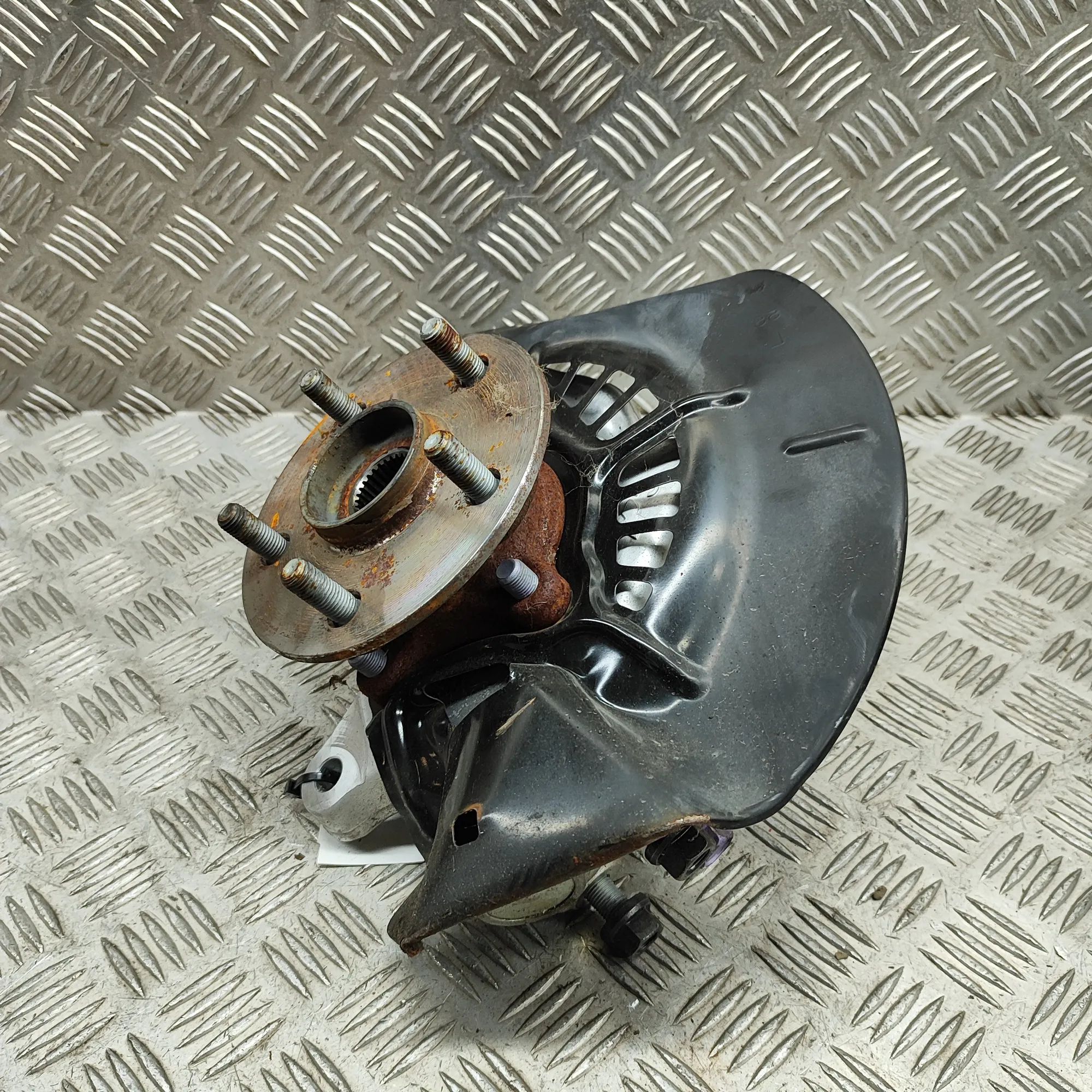 Toyota Sienna Front Left Wheel Hub 43202-0E010 Front Left Wheel Hub TOYOTA SIENNA ...