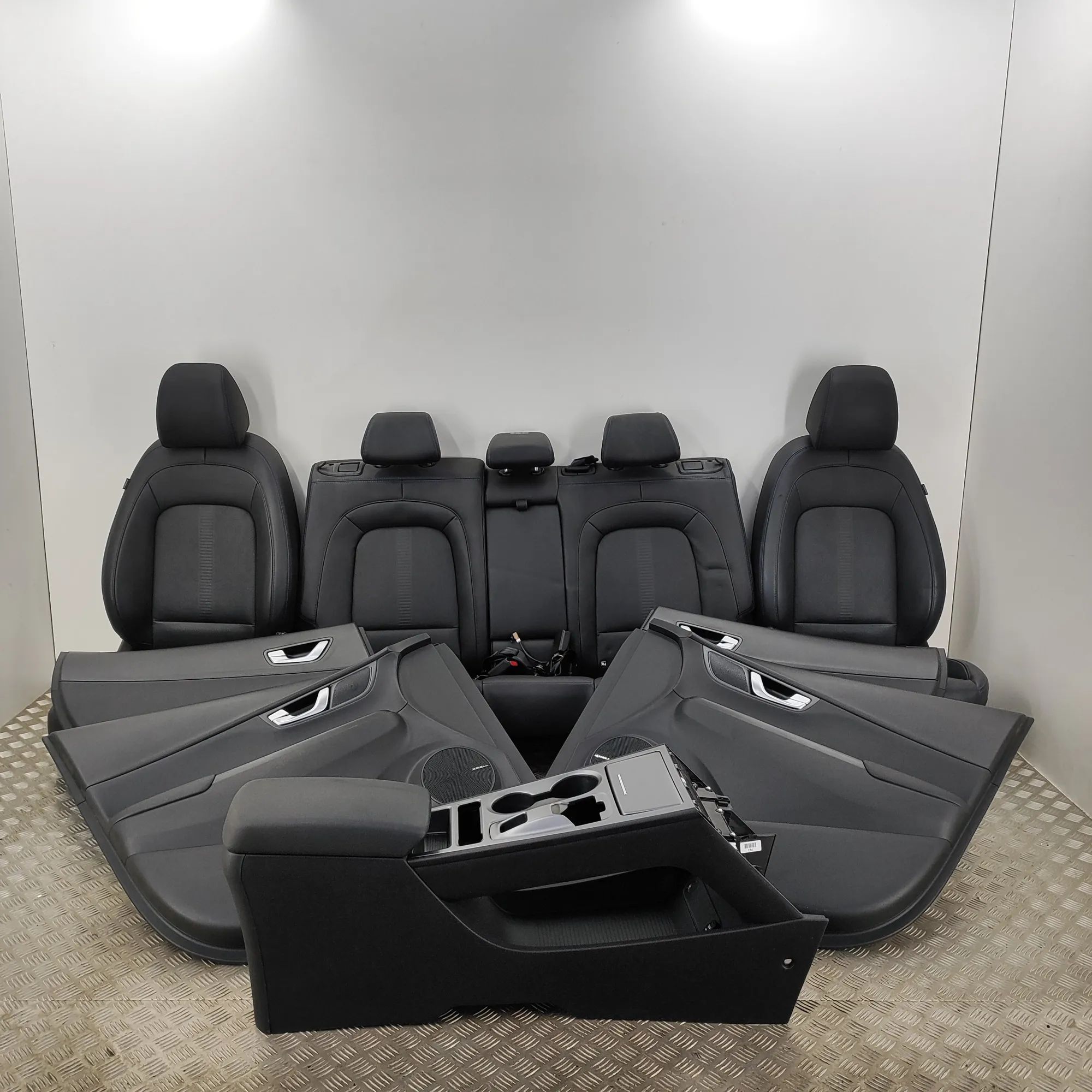 Hyundai Kona Interior Seats W/ Door Cards Kit 83310-J9000, 82320-J9000, 83320-J9000, 89196-CM...
