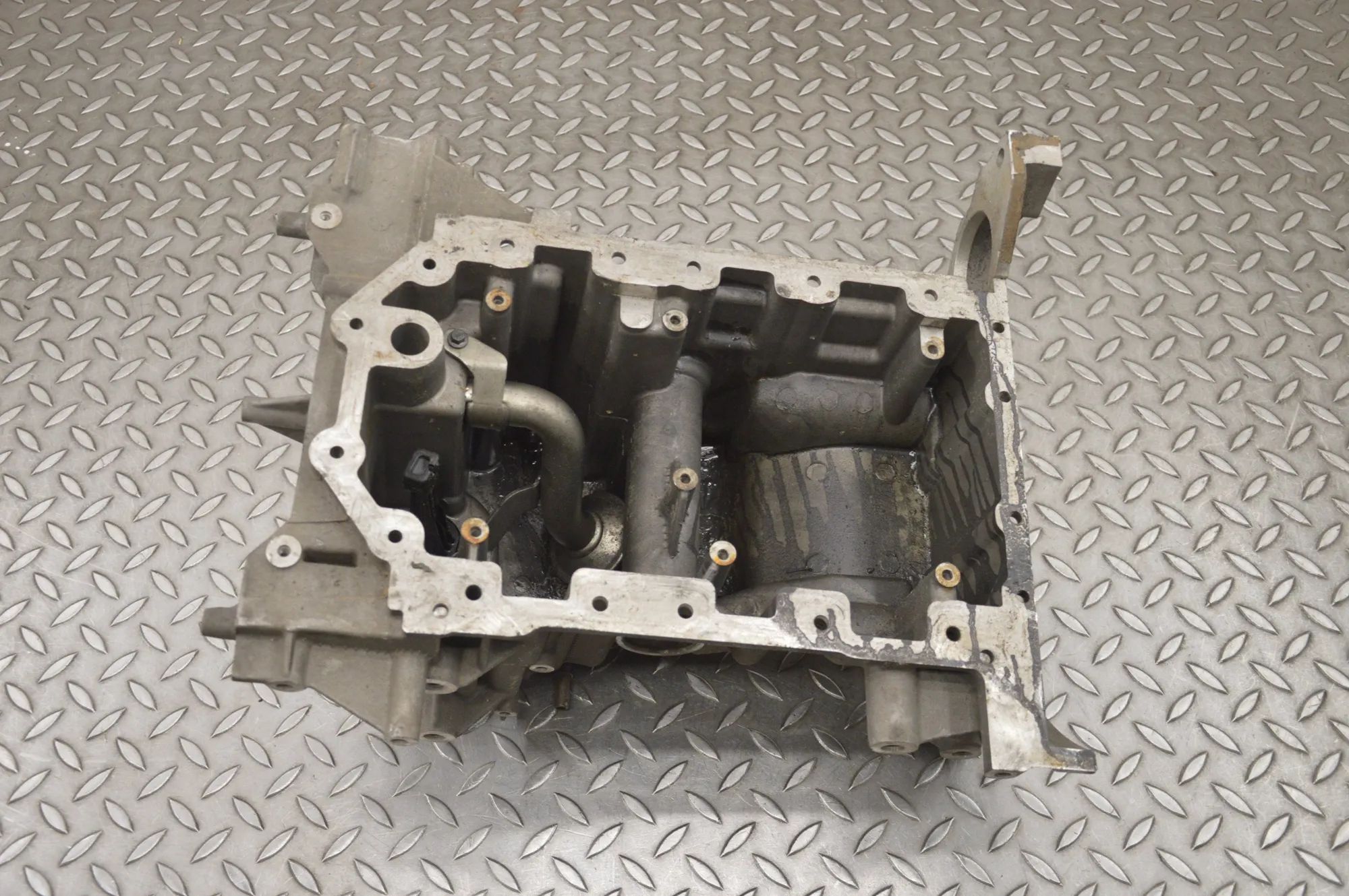 Jaguar F-Pace картер 8W93-6C624-BG, HK83-6706-BA Oil Pan JAGUAR F-PA...