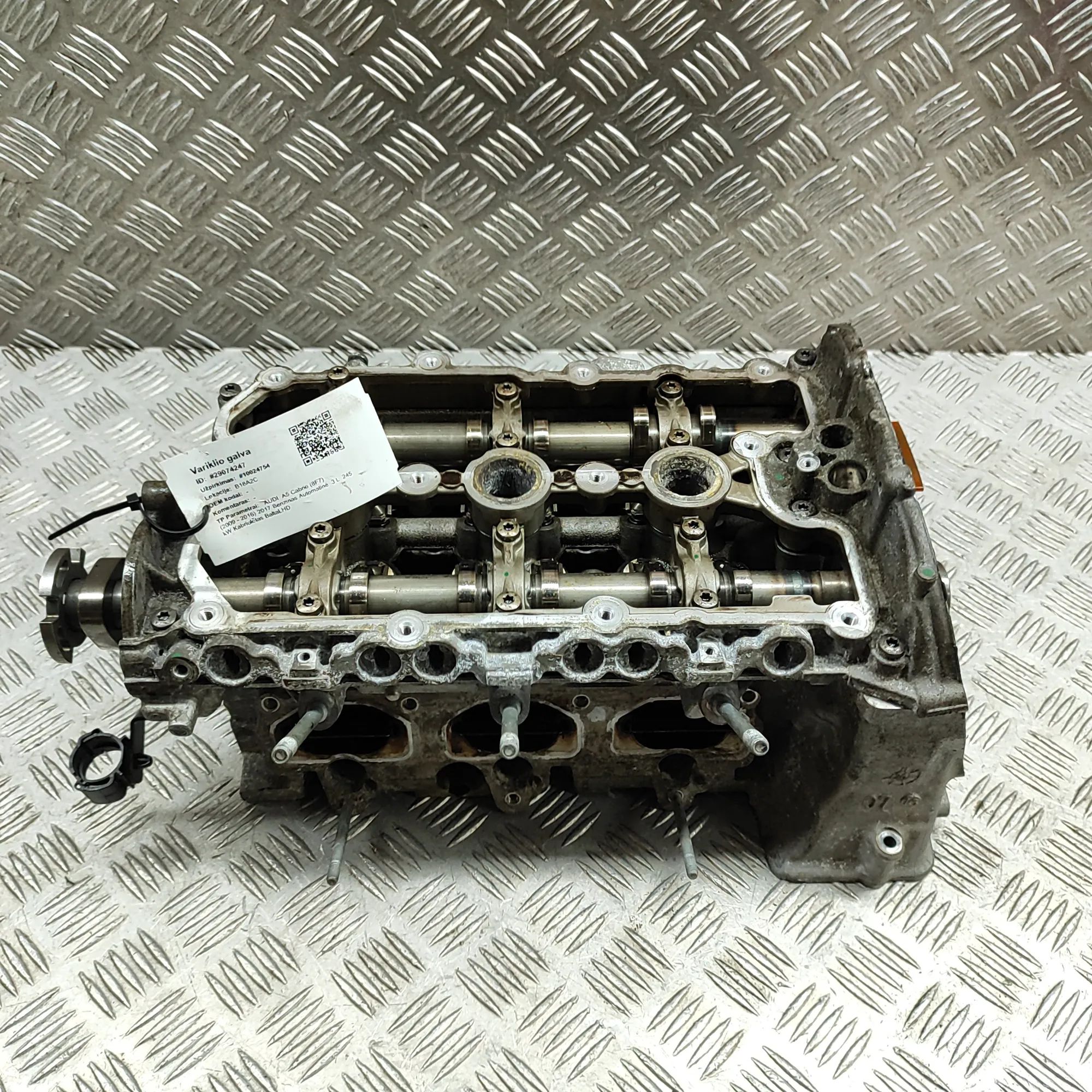 Audi A5 (B9) Right Side Engine Head 06E103286, 06E103404T Right Side Engine Head AU...
