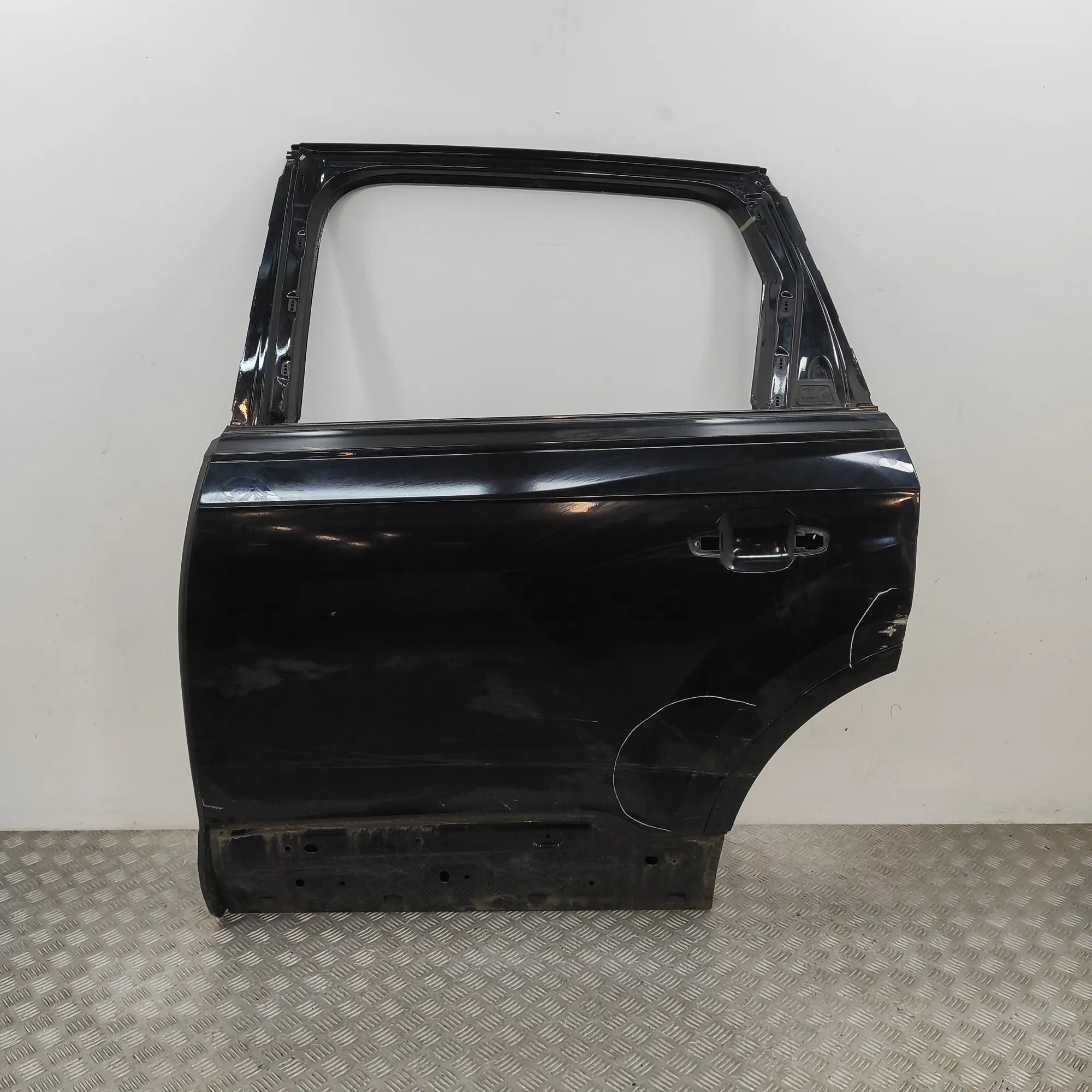 Audi Q7 (4M) Rear Left Door 4M0833051E Rear Left Door AUDI Q7 (4M) (2015-.....