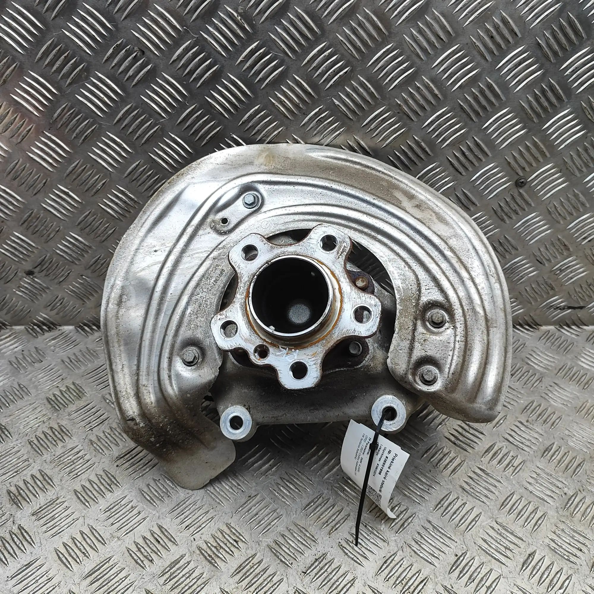 BMW i4 (G26) Front Left Wheel Hub 6893259, 6871337, 6899176 Front Left Wheel Hub ...