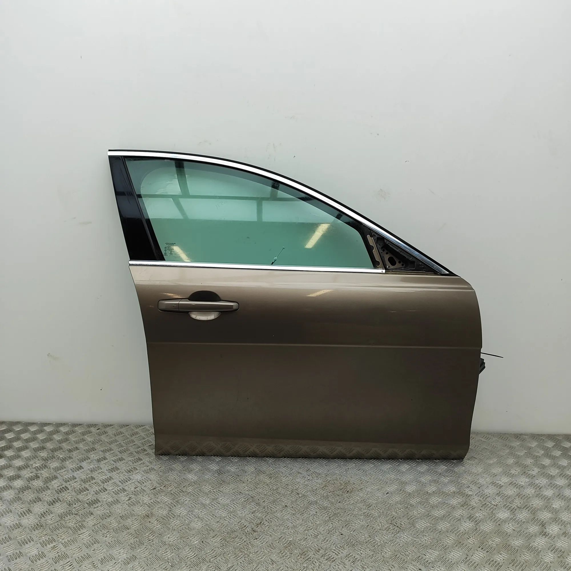 Jaguar XE Front Right Door GX73-20124-AA, T4N2632 Front Right Door JAGUAR ...