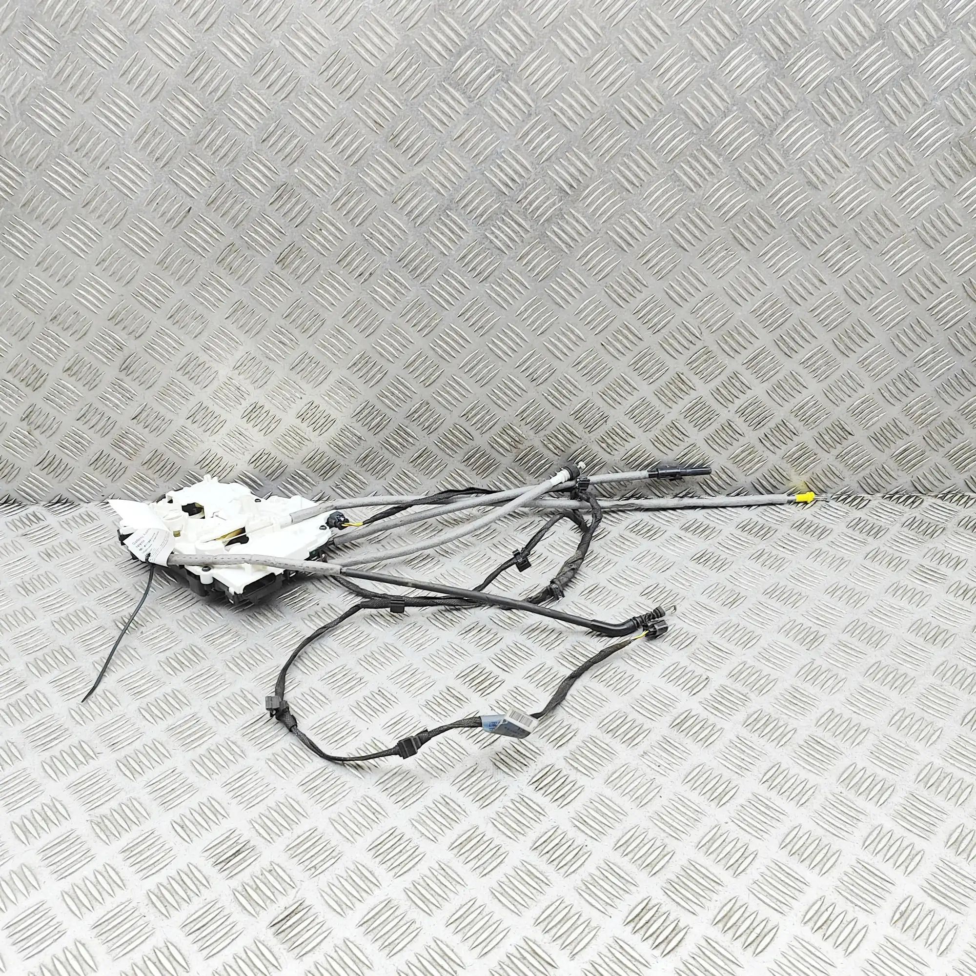 Mercedes-Benz V / Vito / EQV (W447) Left Side Sliding Door Lock A4477302702 Left Side Sliding Door Lock MERCEDE...