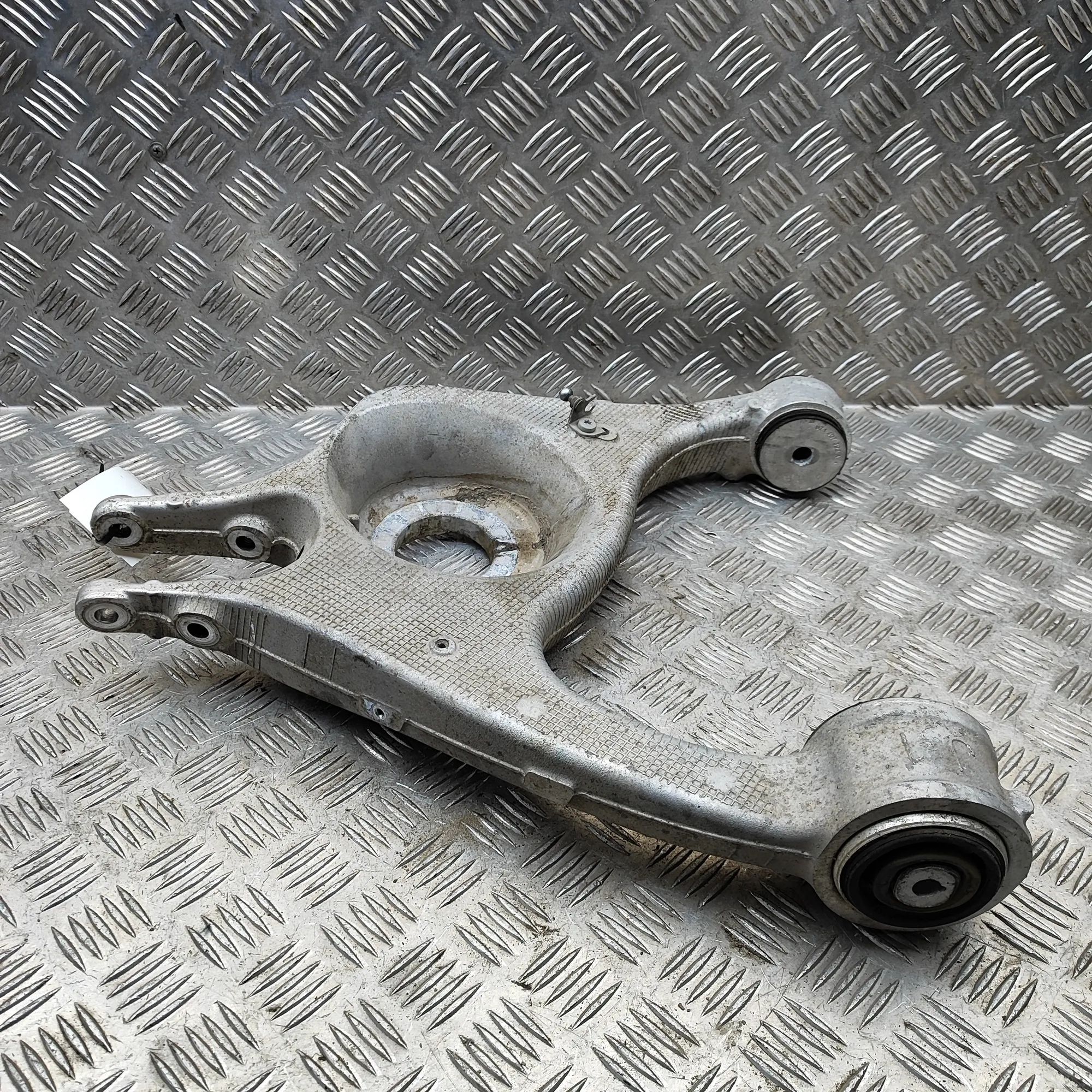 Audi e-tron GT (FW) Rear Right Lower Control Arm 9J1505376A, 971407393A, 9J1505376 Rear Right Lo...