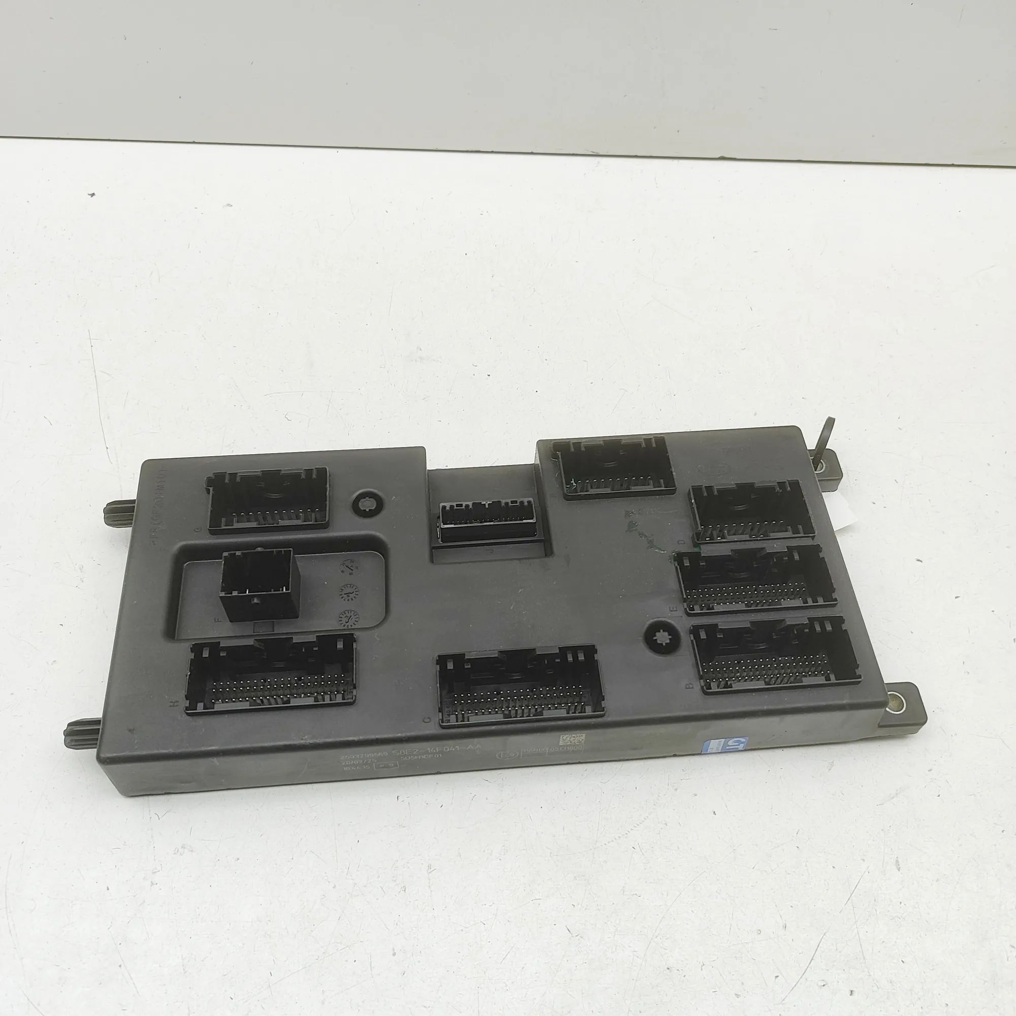 Land Rover Range Rover Evoque Comfort Control Unit S8E2-14F041-AA Comfort Control Unit LAND ROVER ...