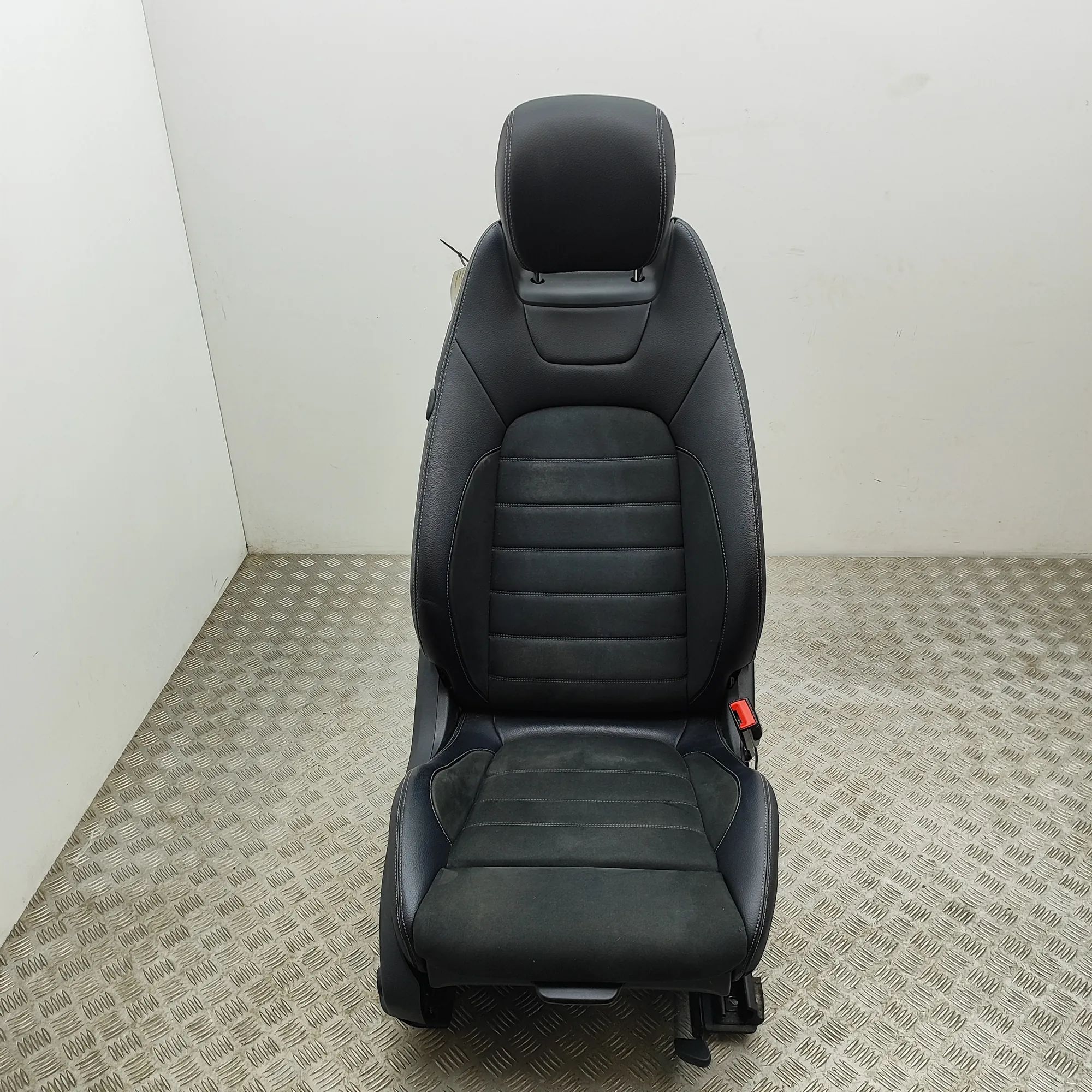 Mercedes-Benz A (W176) Front Right Seat A2059107503 Front Right Seat MERCEDES-BENZ C-CL...