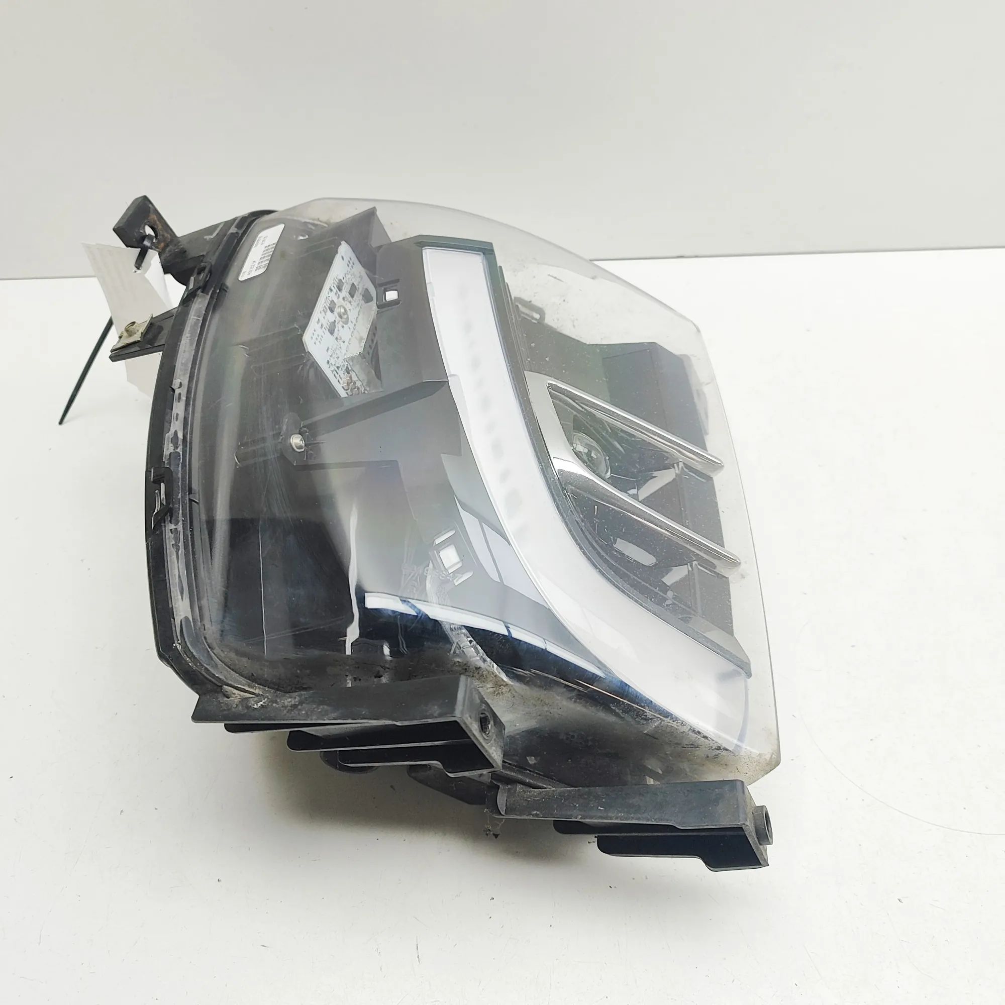 Tesla Model X Front Right Additional Light 1034331-00-A Front Right Additional Light TESLA...