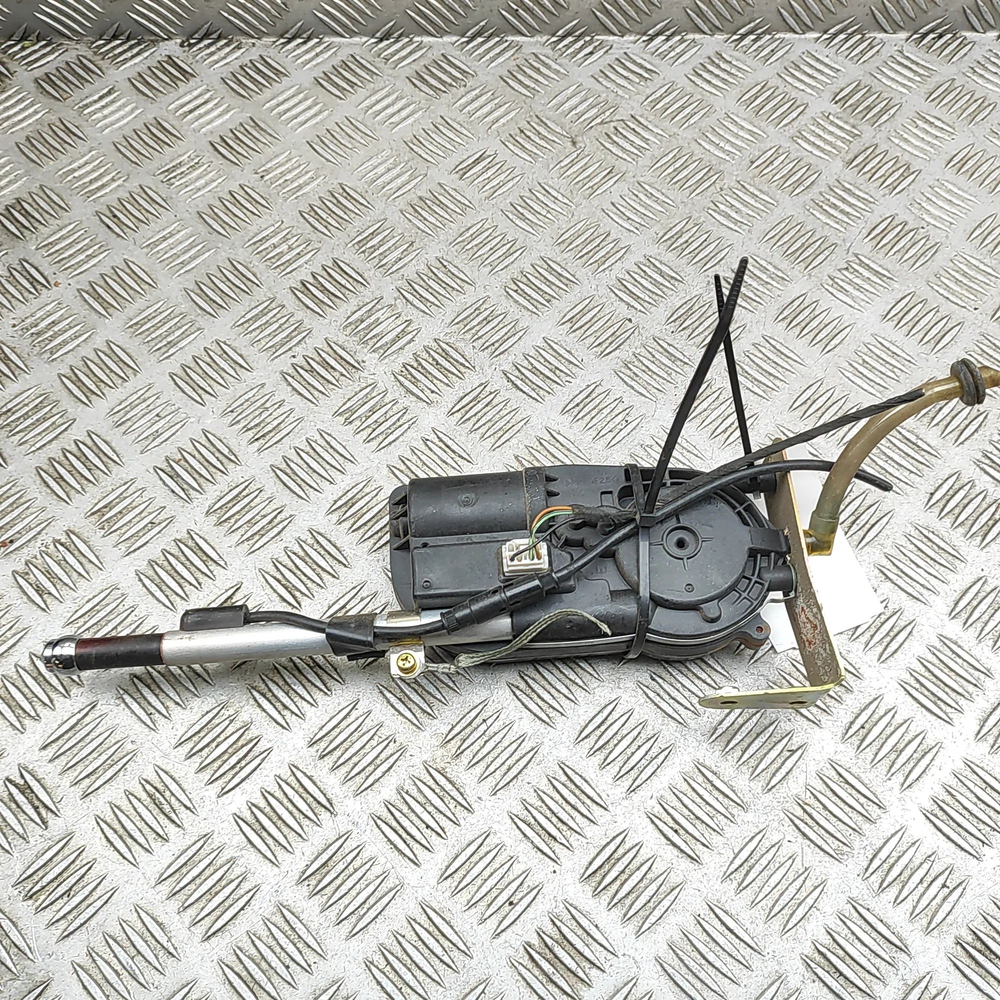 Jaguar XK антенна LJA-4120-AB Antenna JAGUAR XK (8 Coupe X100) (1...