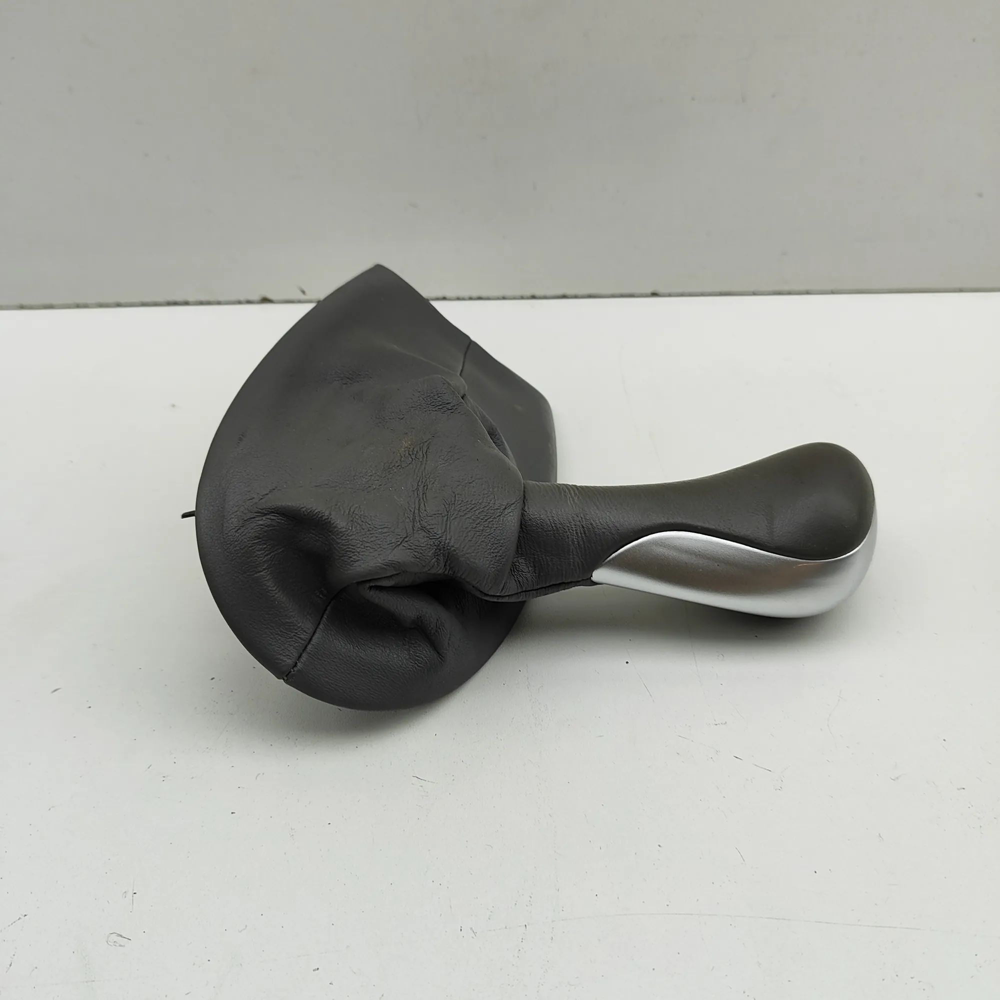 Porsche 911 (996) Gear Shifting Level Plastic Trim 99655265501 Gear Shifting Level Plastic Trim PO...