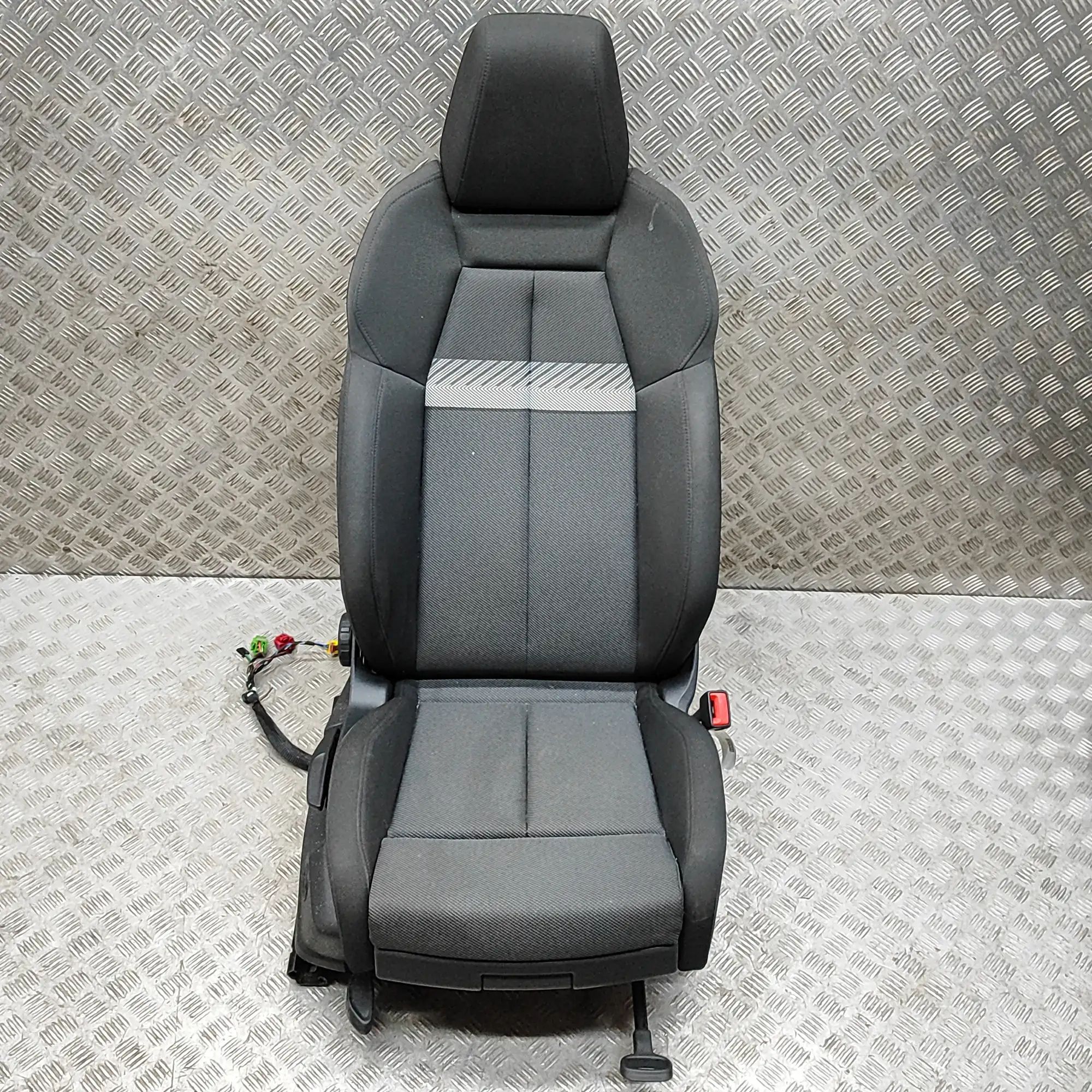 Audi Q4 e-tron Front Right Seat 89A881806R, 89A881406A, 5WA881106J Front Right ...
