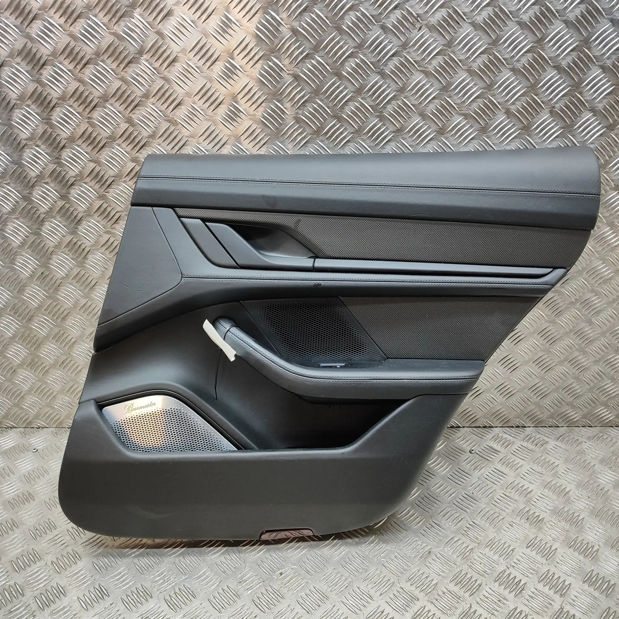 Porsche Taycan Rear Right Door Panel 9J1867212GT, 9J1867212 Rear Right Door Panel PO...
