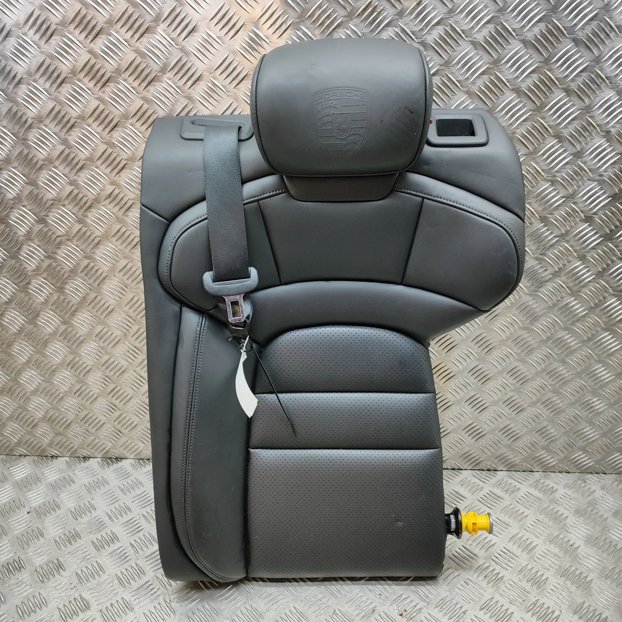 Porsche Taycan Заднее сиденье 9J1885175B Rear Seat PORSCHE TAYCAN (2019-...)
...