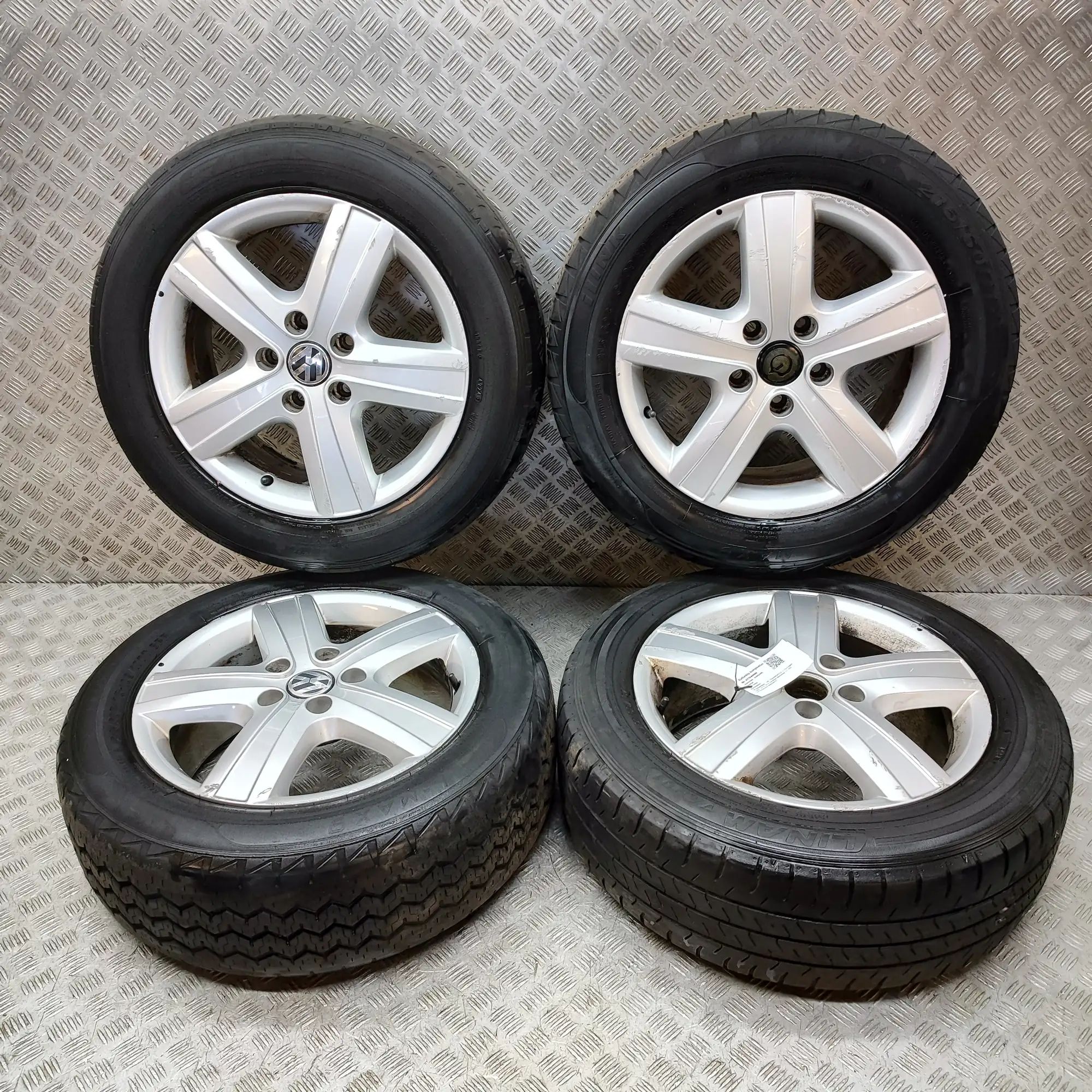 Volkswagen Transporter (T5, Caravelle, Multivan) Alloy Wheel Set 7E0601025G Alloy Wheel Set VW TRANSPORTER (V T5...