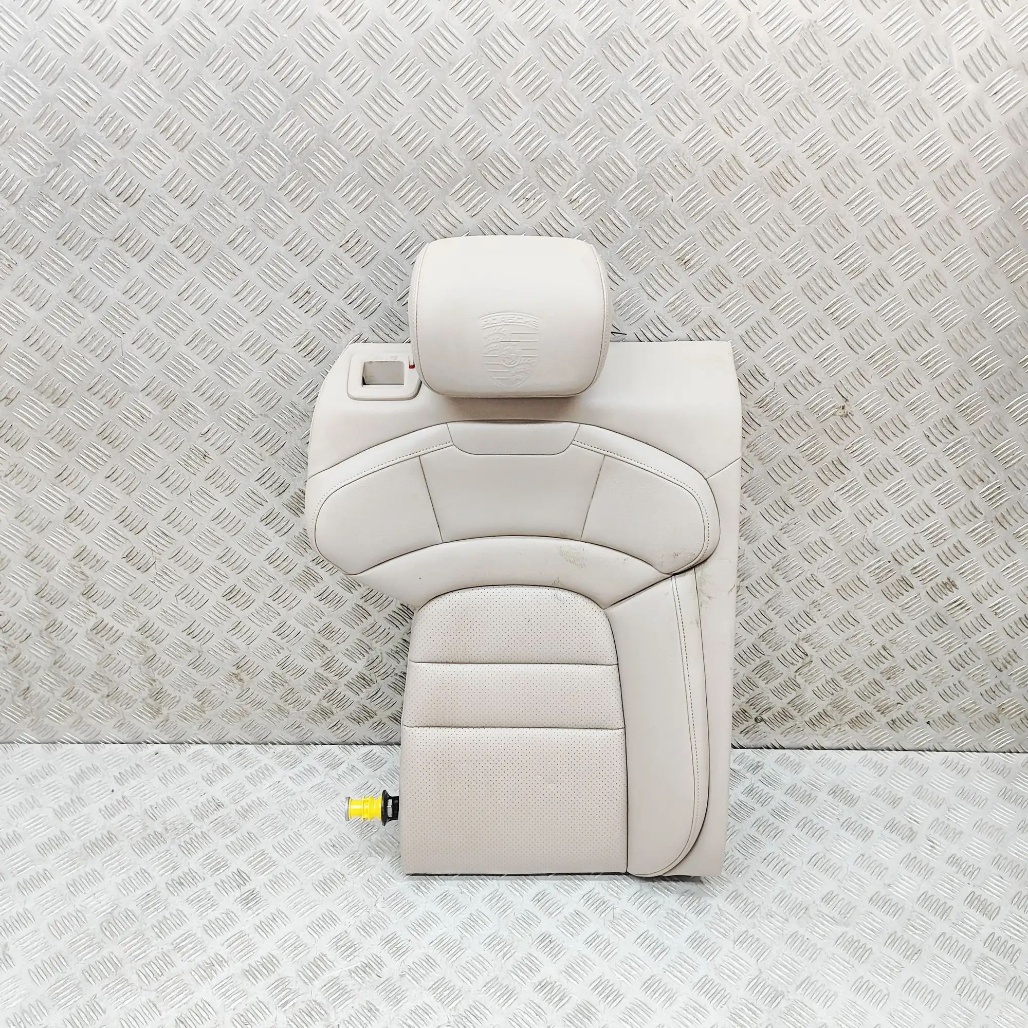 Porsche Taycan Заднее сиденье 9J1885045E Rear Seat PORSCHE TAYCAN (2019-...)
...