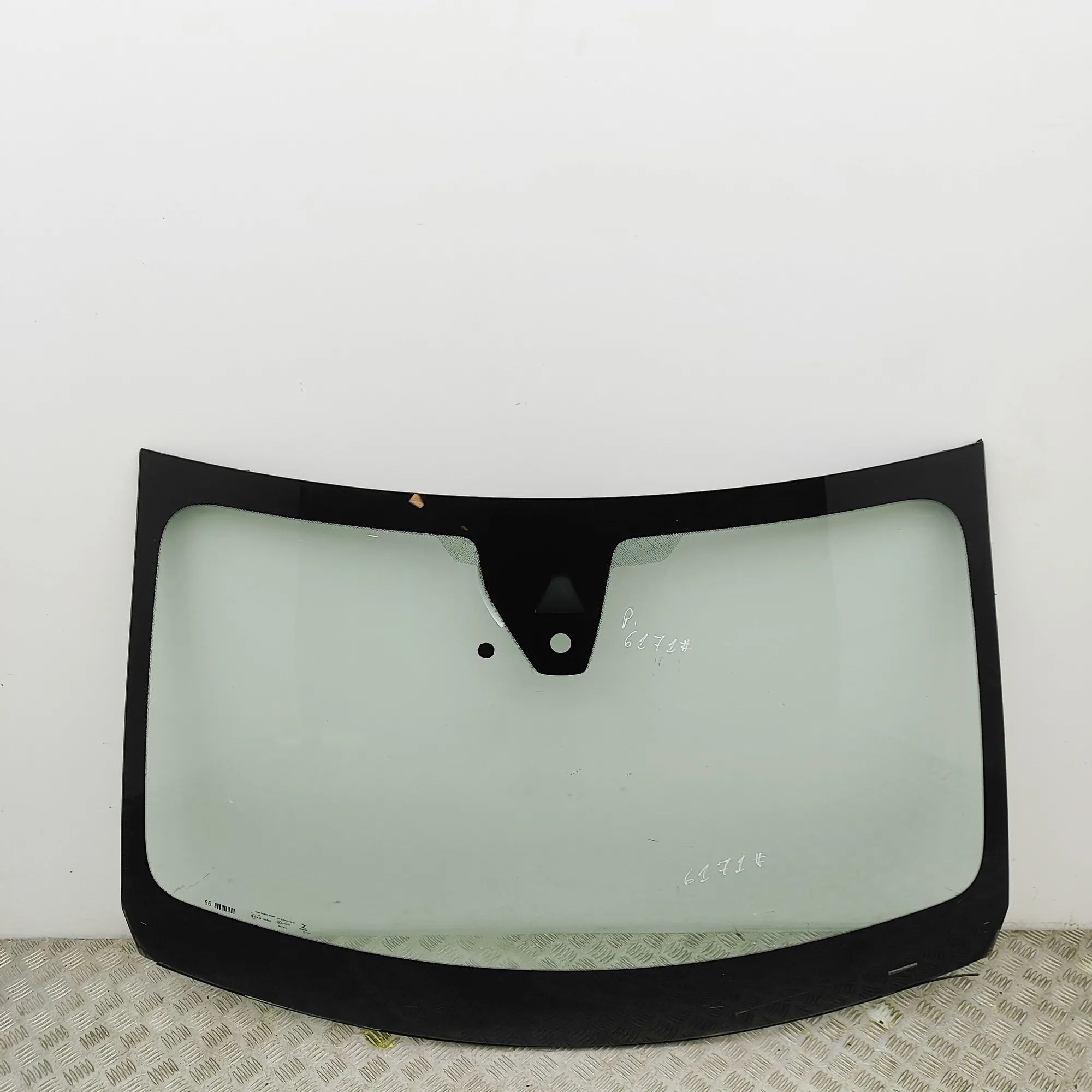 Peugeot 208 Front Windshield 9845015580 Front Windshield PEUGEOT 208 (II UB_...