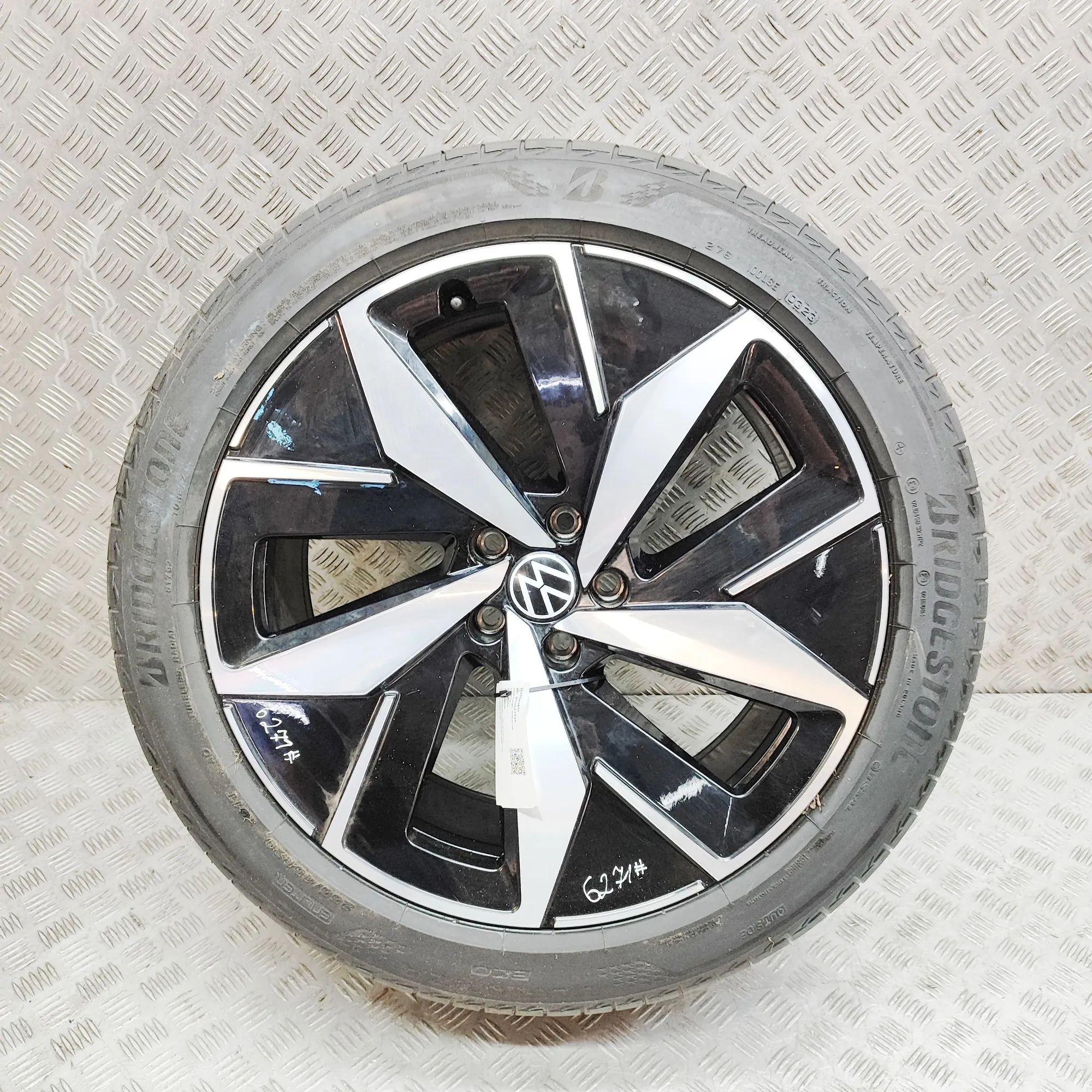 Volkswagen ID.4 Alloy Wheel 11A601025J Alloy Wheel VW ID.4 (E21) (2020-...)...