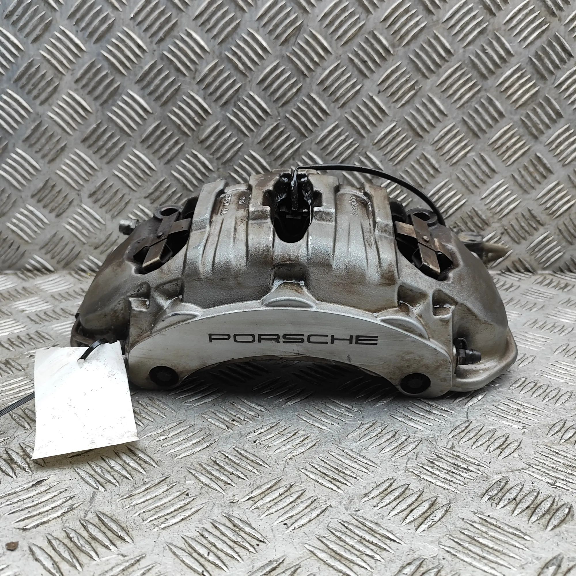 Porsche Cayenne Front Left Brake Caliper 7P5615105AK, 7PP615122 Front Left Brake Caliper...