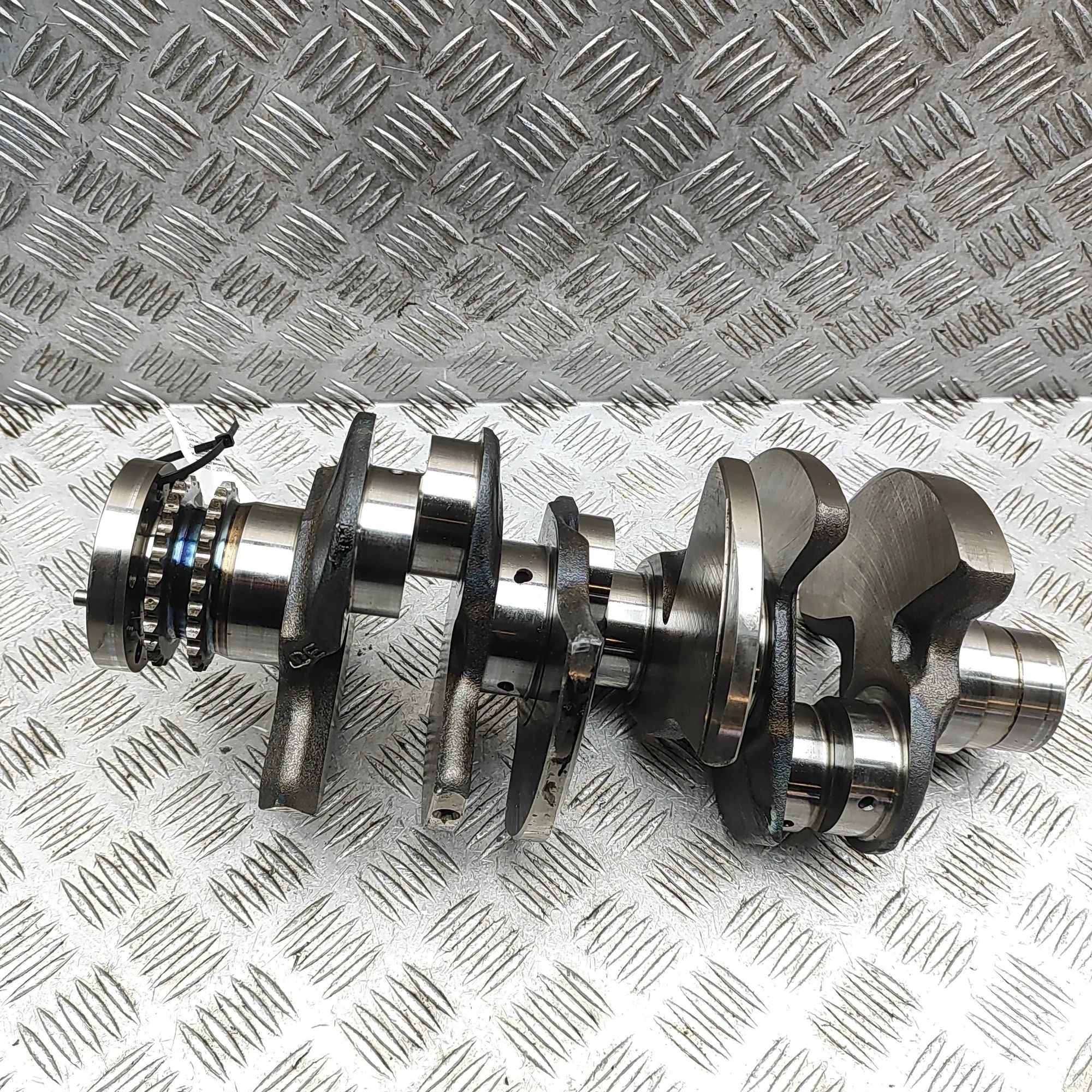 Audi A5 (B8) kampiakseli 06E105101R Crankshaft AUDI A5 (8T3) (2007-2016)...