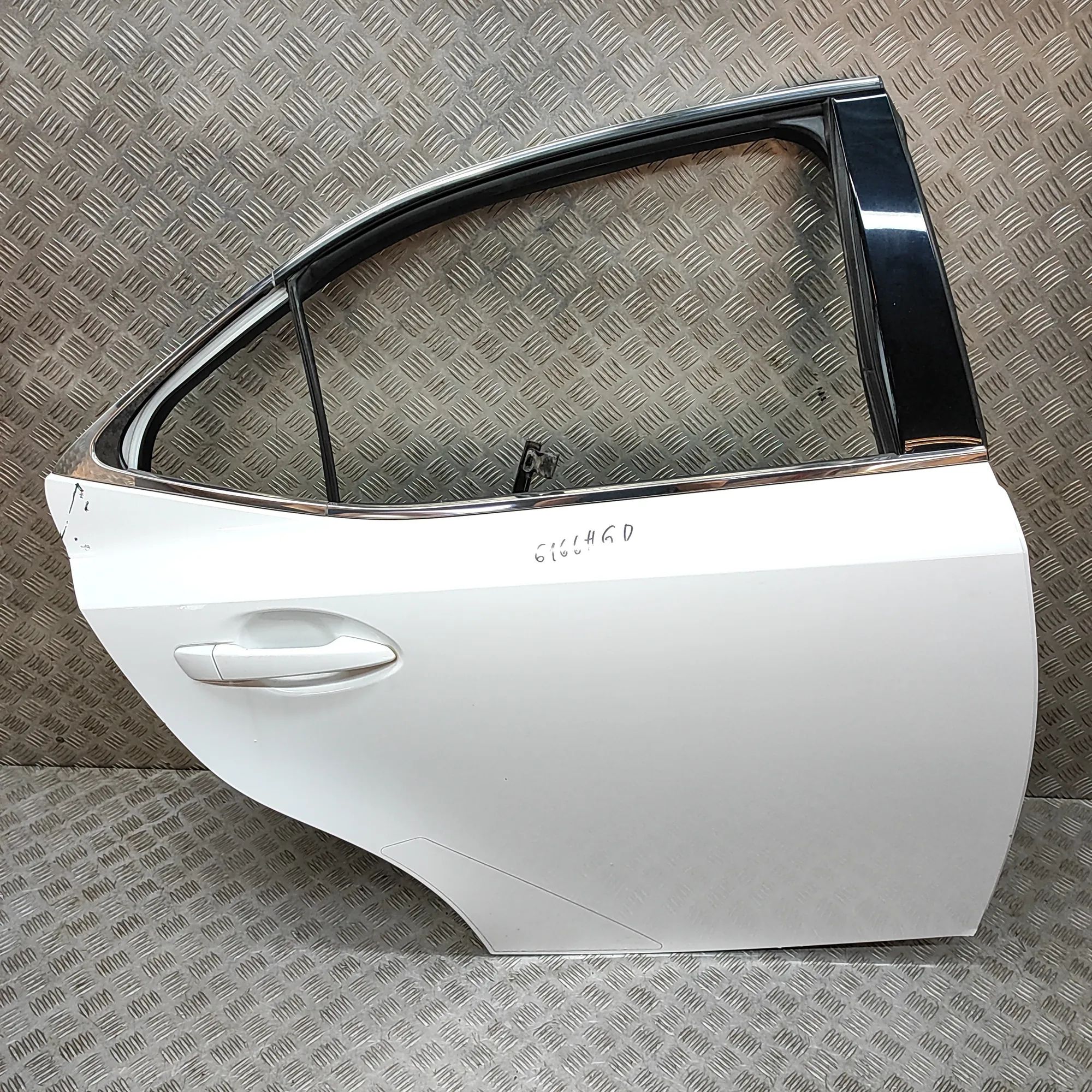 Lexus IS Rear Right Door 67003-53070 Rear Right Door LEXUS IS (III _E3_)...