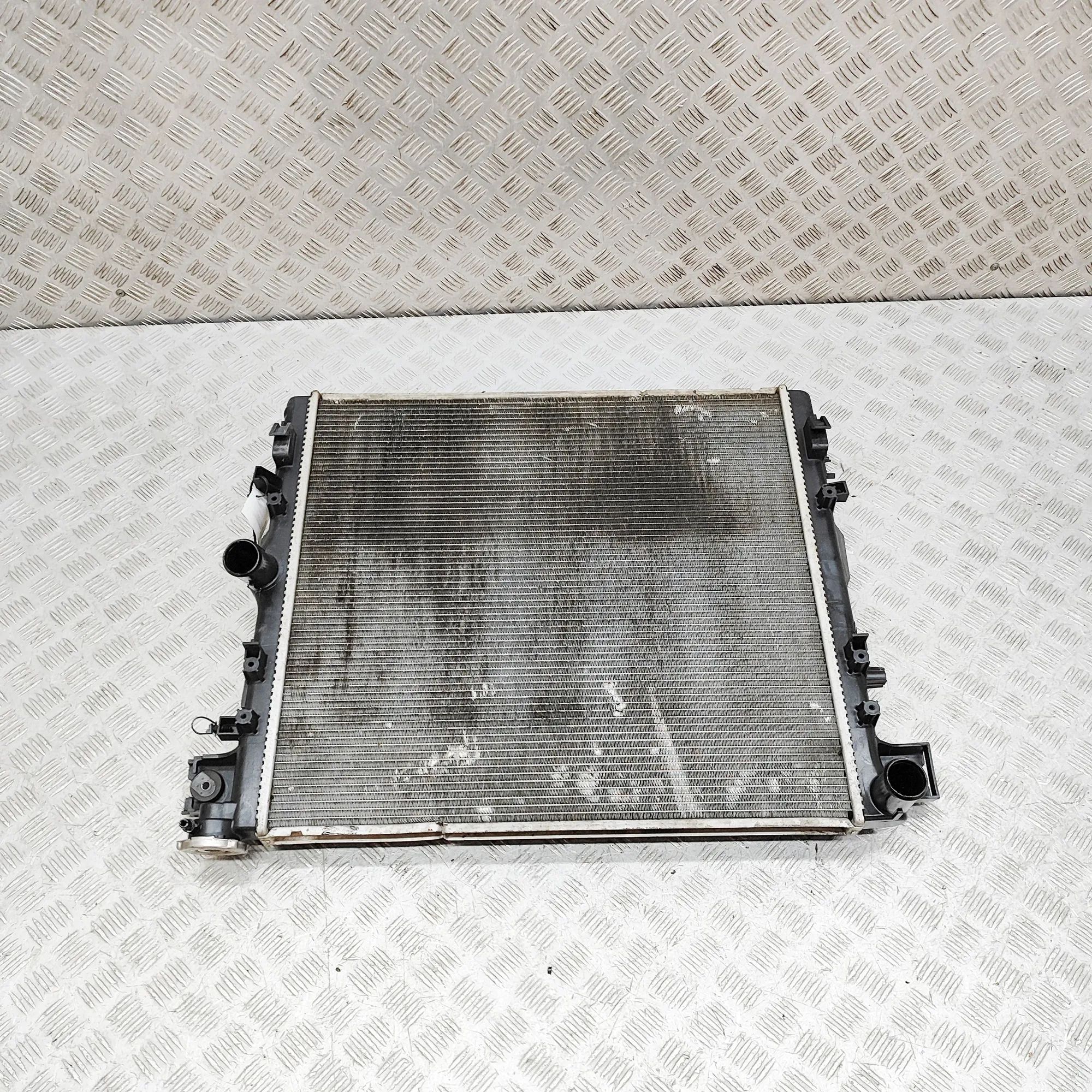 Jeep Wrangler (JK) Cooling Radiator 68143886AA Cooling Radiator JEEP WRANGLER (III ...