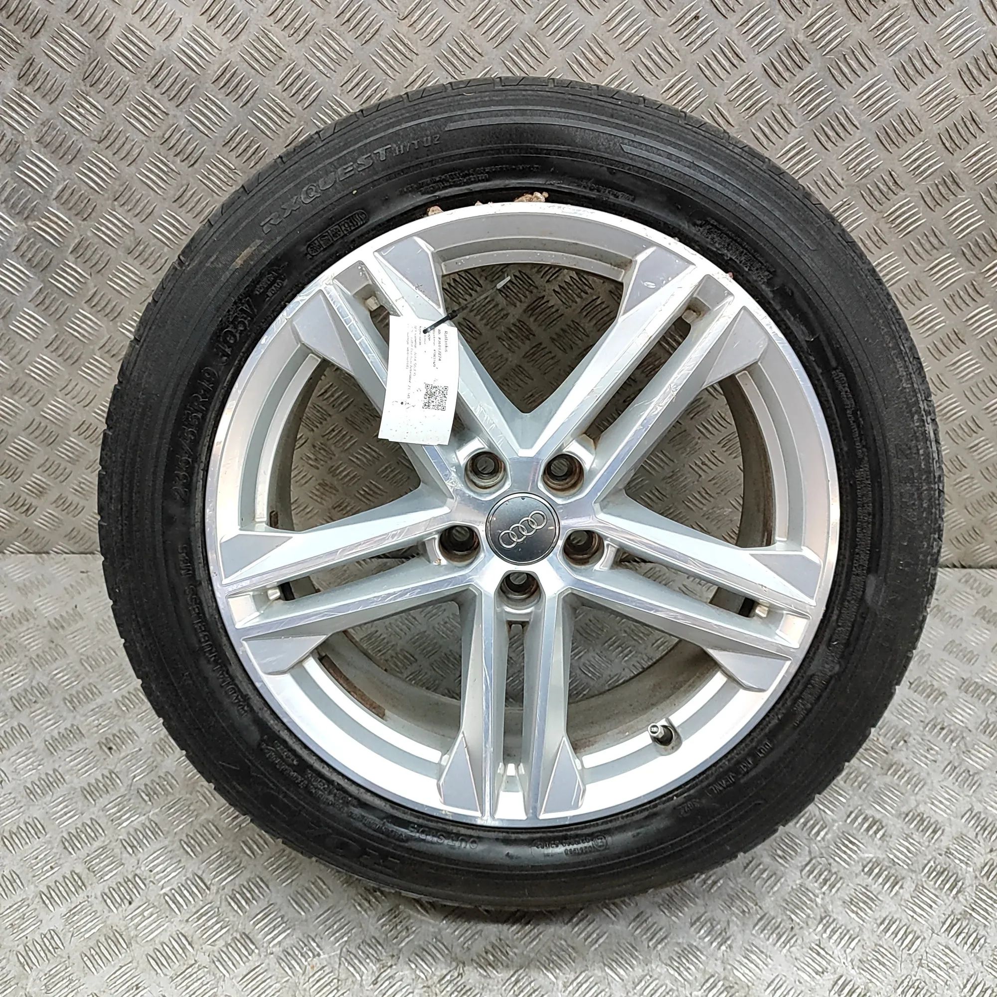 Audi Q5 (FY) Alloy Wheel 80A601025G Alloy Wheel AUDI Q5 (FY) (2016-...)
...